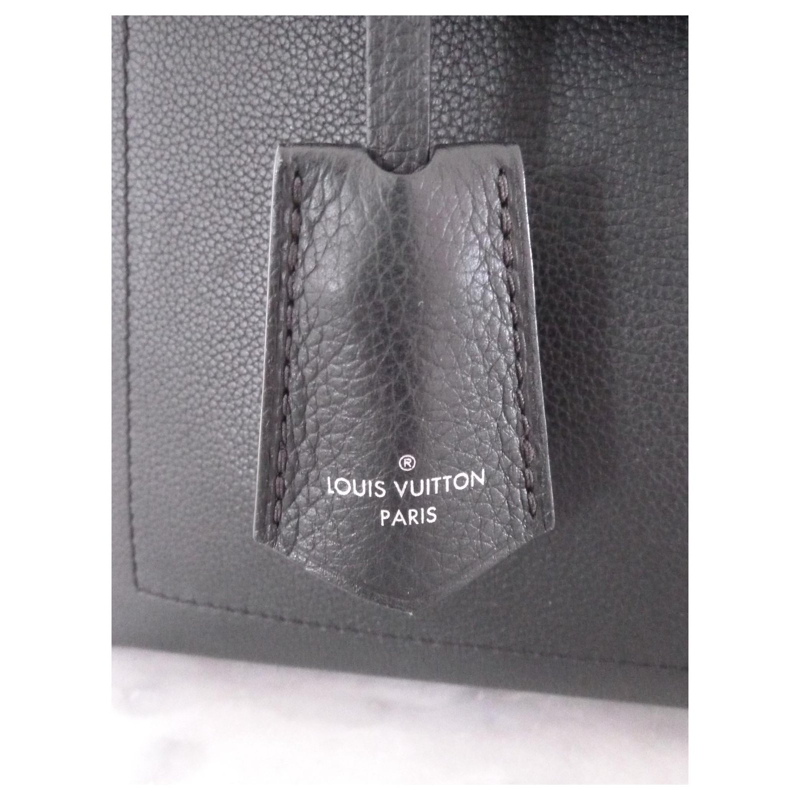 Louis Vuitton Louise MM Black Leather ref.920400 - Joli Closet