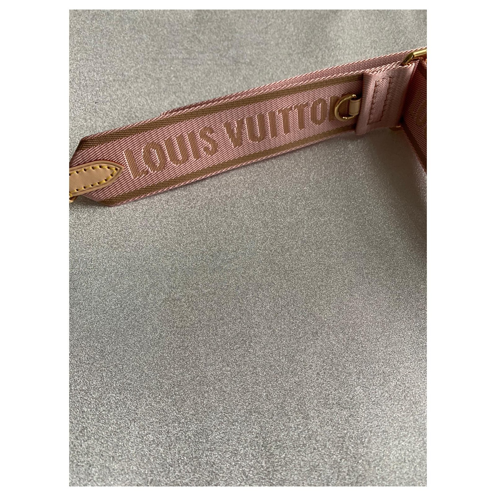 Louis Vuitton Red LV Space Bracelet Nylon Cloth ref.834784 - Joli Closet