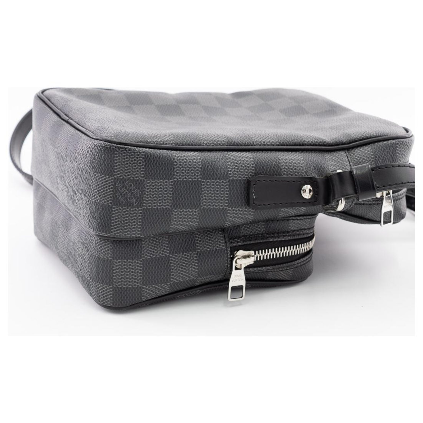 Shoulder Bag (pannier) Louis Vuitton Rem in graphic checkered canvas