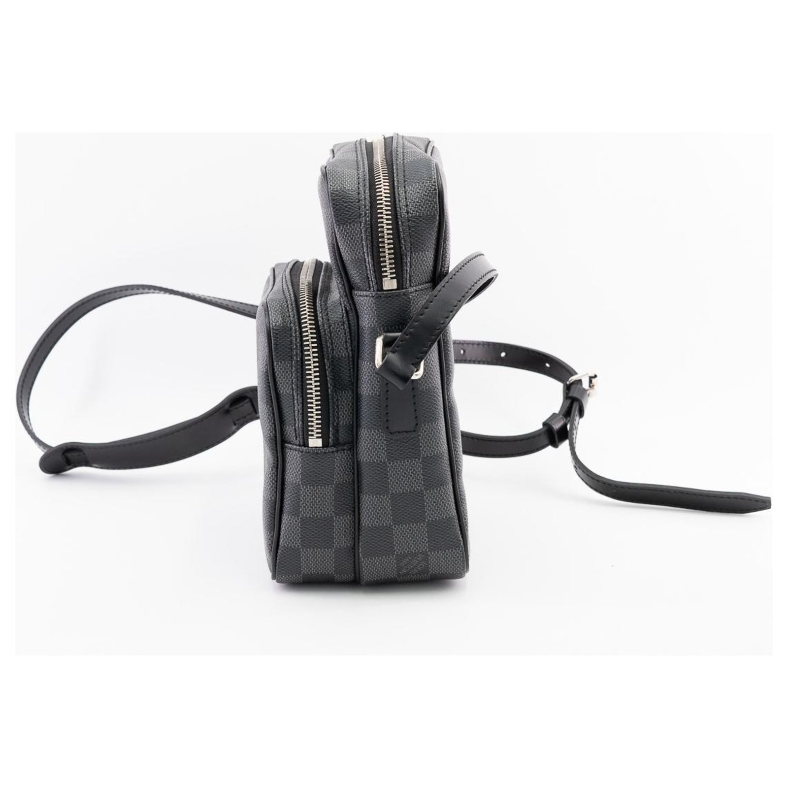 Shoulder Bag (pannier) Louis Vuitton Rem in graphic checkered canvas Dark  grey Cloth ref.177745 - Joli Closet