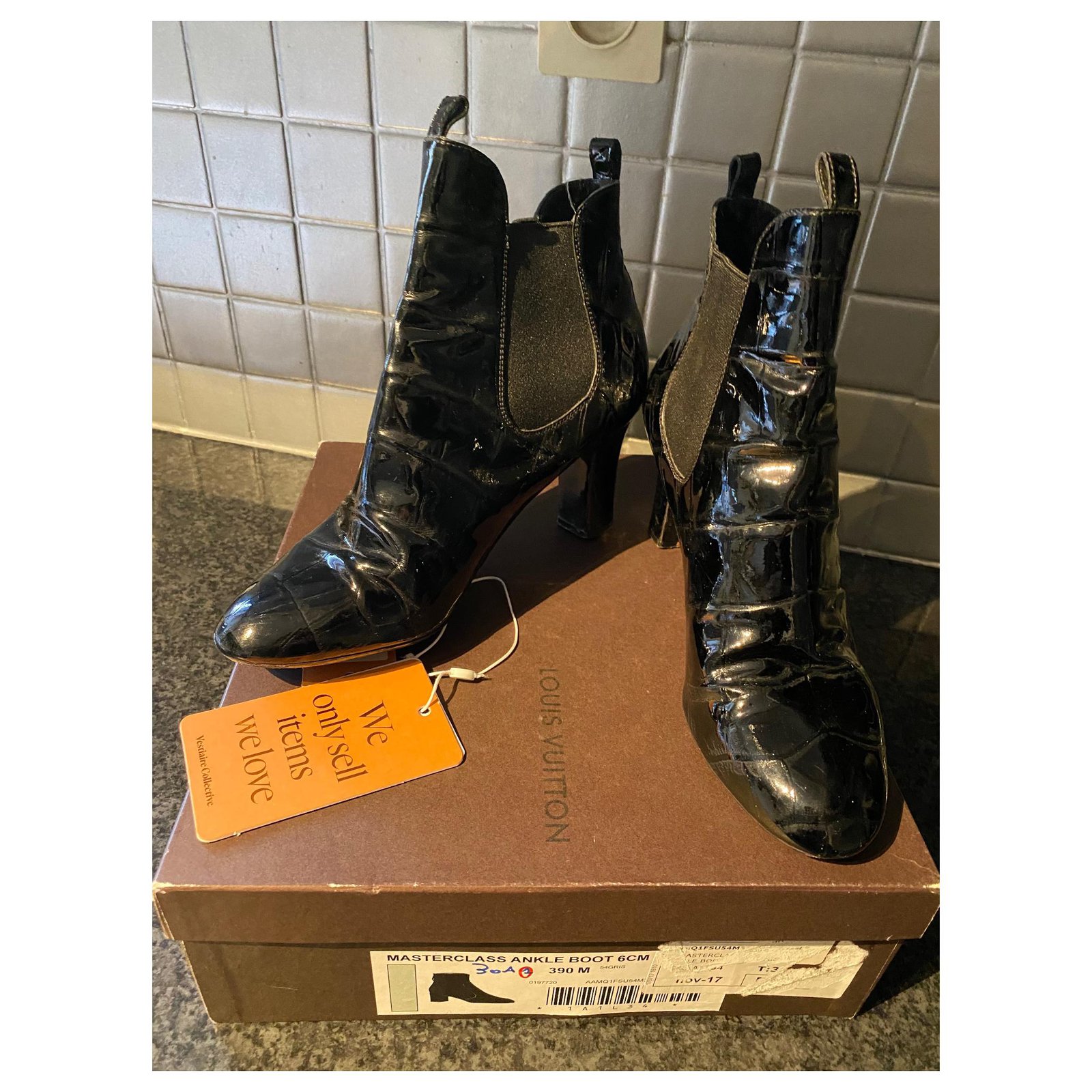 Louis Vuitton Ankle Boots Black Leather ref.177903 - Joli Closet