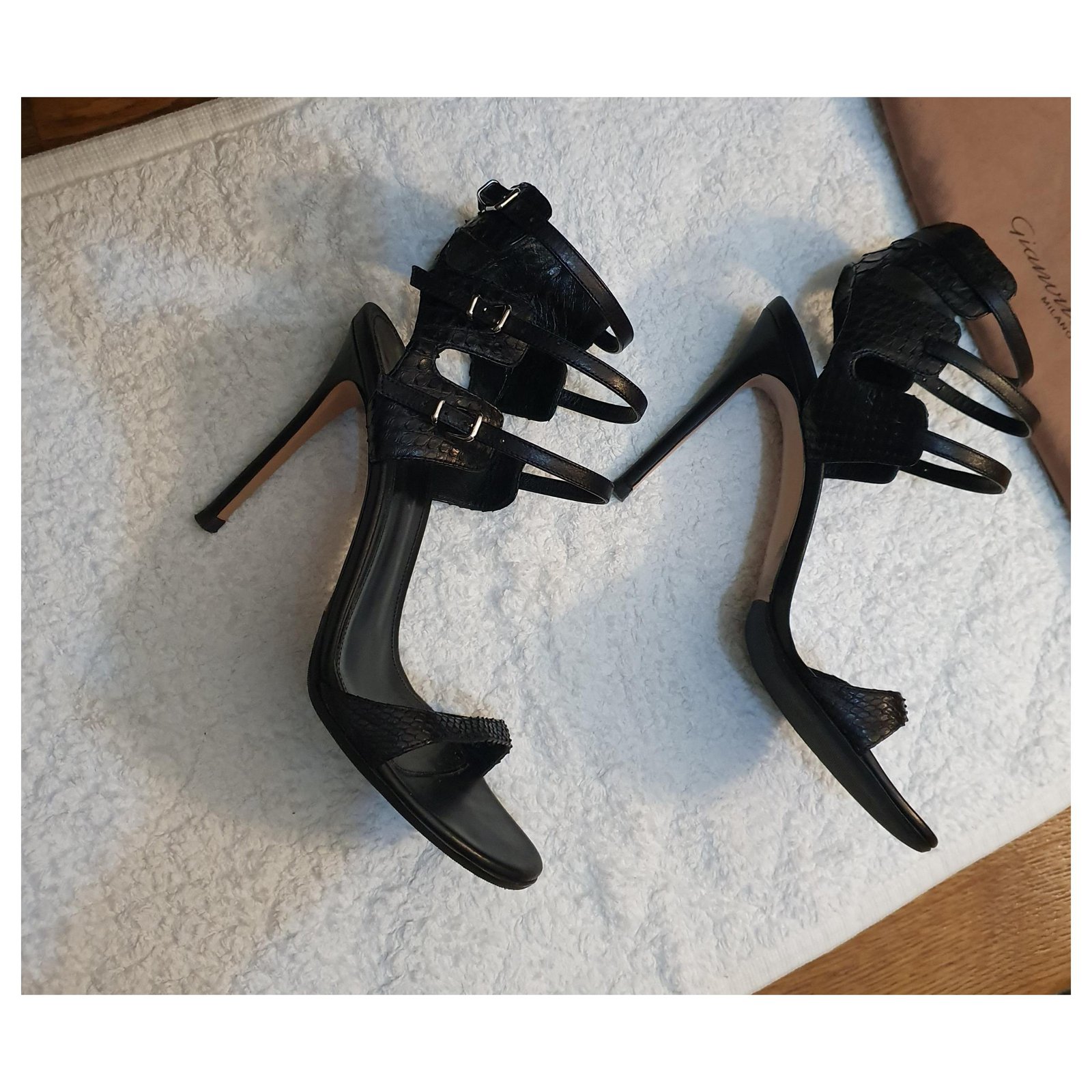 Gianvito Rossi python sandals 37 IT Black ref.178839 - Joli Closet