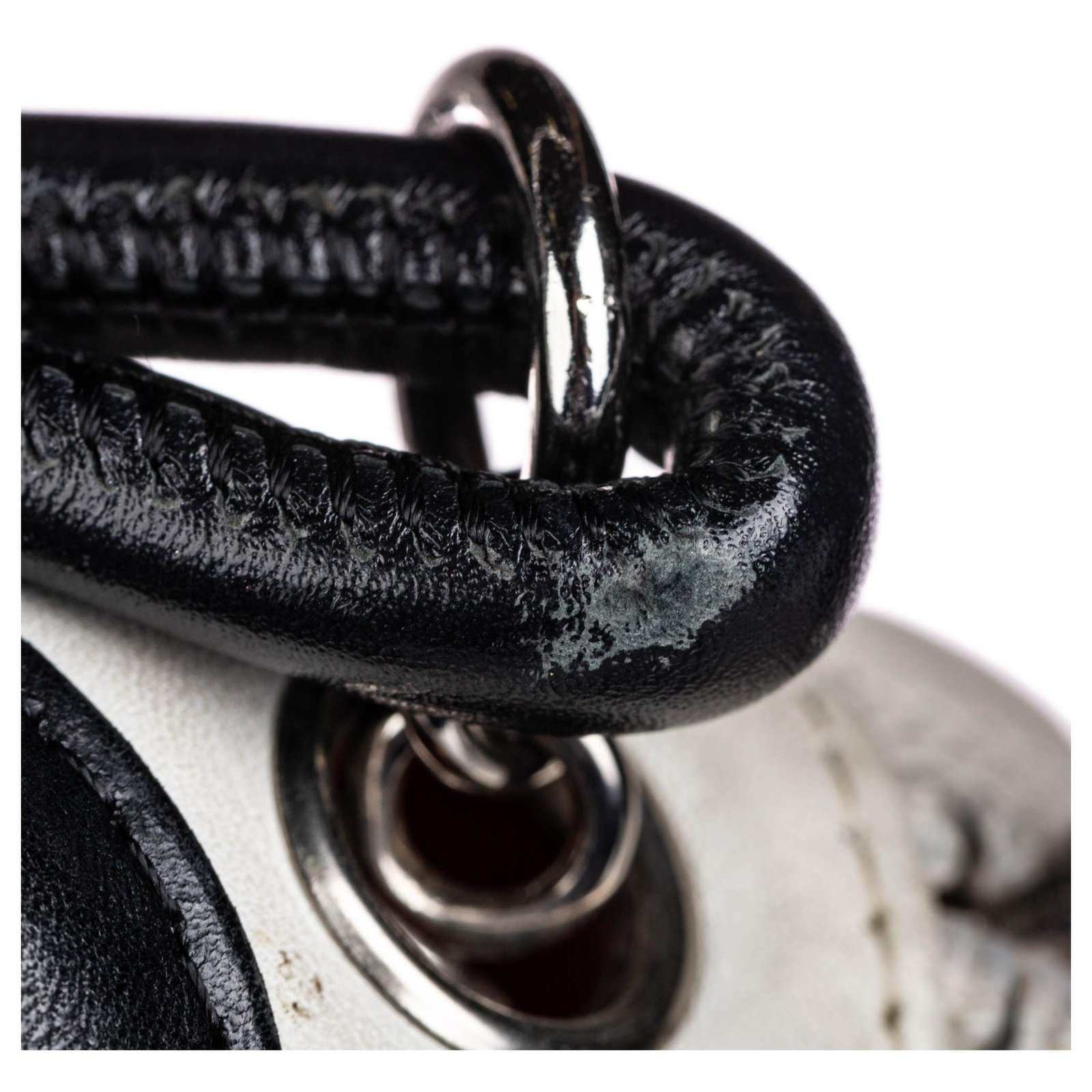 Chanel White Cambon Ligne Pochette Black Leather ref.179603 - Joli