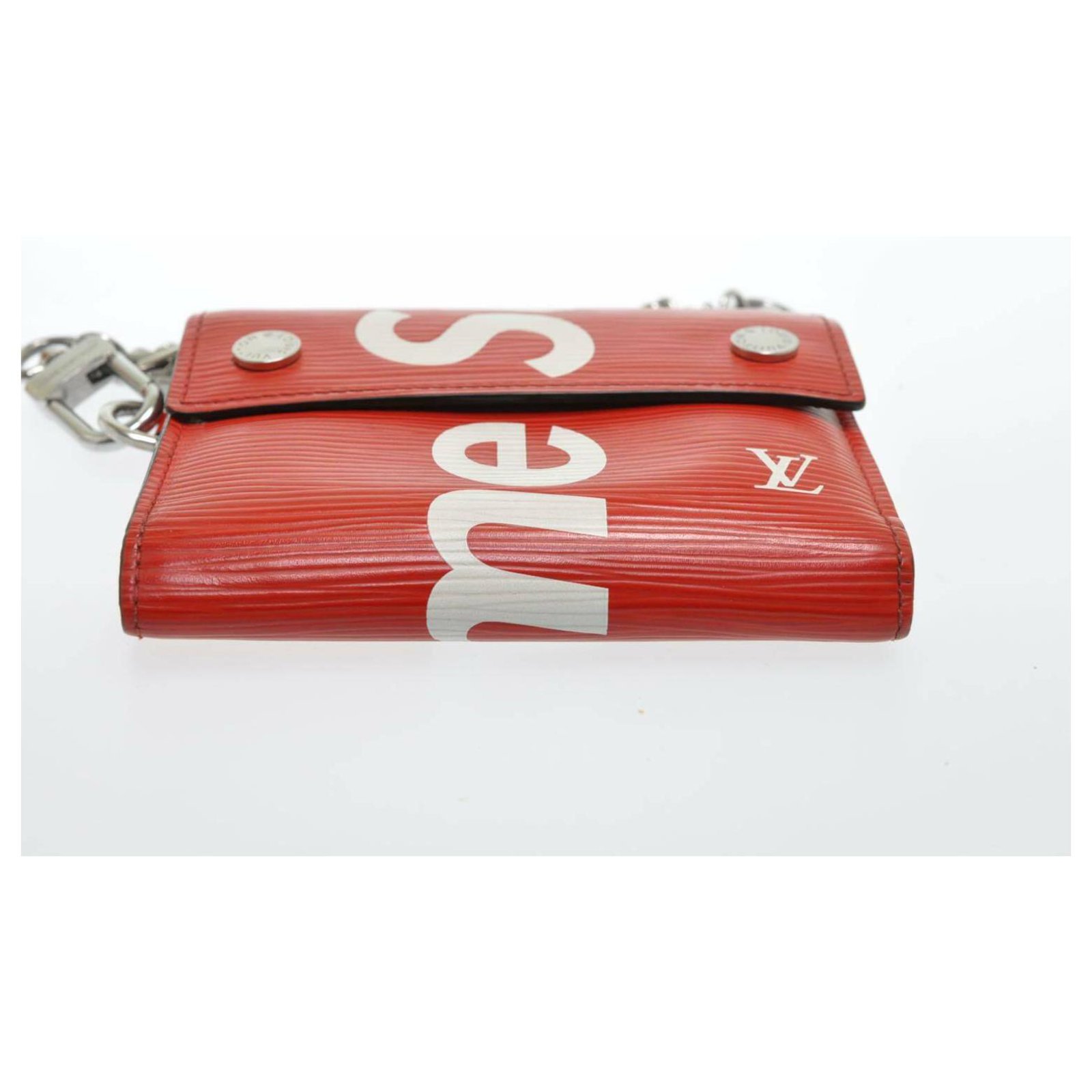 Louis Vuitton x Supreme Epi Chain Compact Wallet Red Leather ref.182683 -  Joli Closet