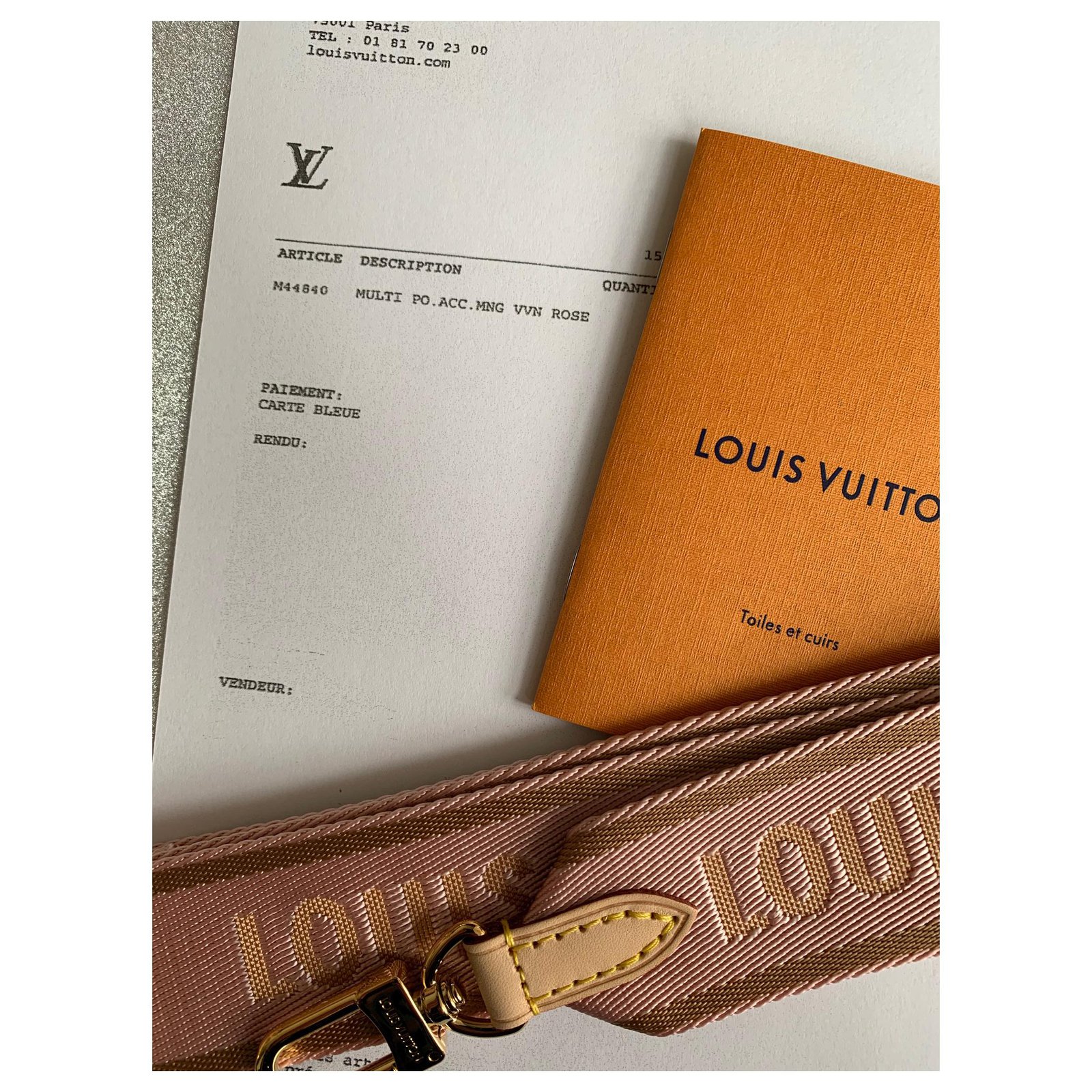 Louis Vuitton Guitar strap pink ref.171394 - Joli Closet