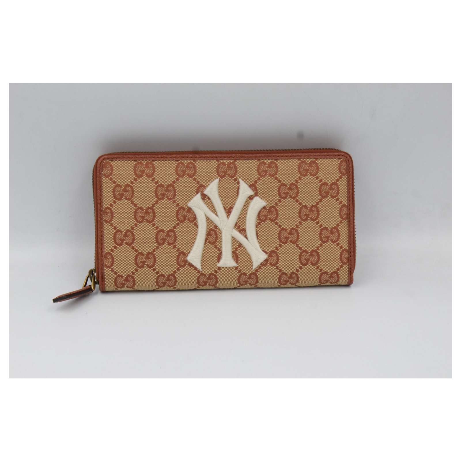 new york yankees gucci wallet