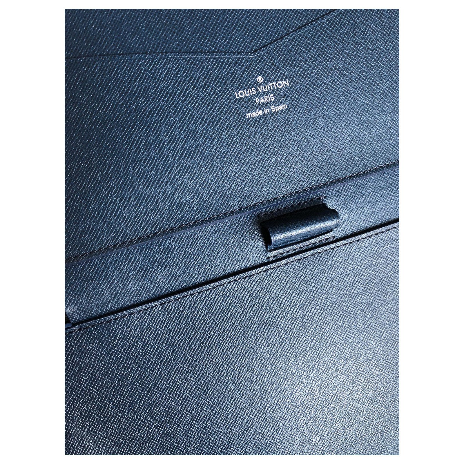 Louis Vuitton IPAD AIR Grey Cloth ref.181389 - Joli Closet