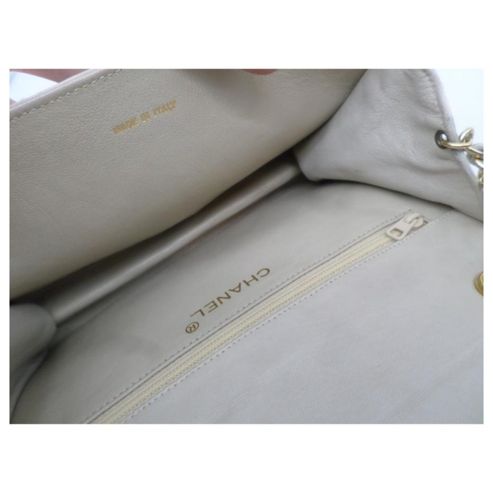 Camera Chanel Handbags White Leather ref.183757 - Joli Closet