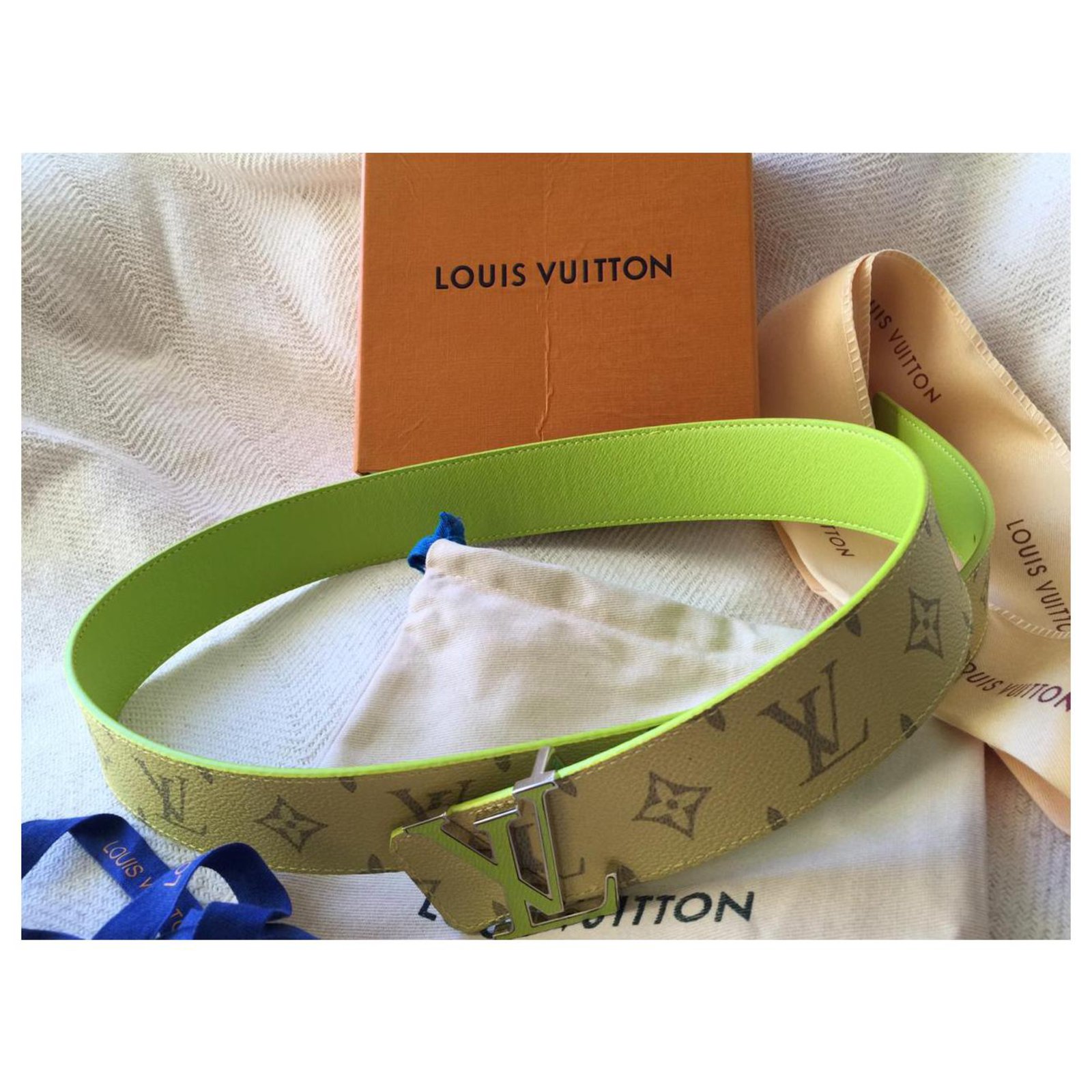 Louis Vuitton Belt Olive green Cloth ref.69331 - Joli Closet