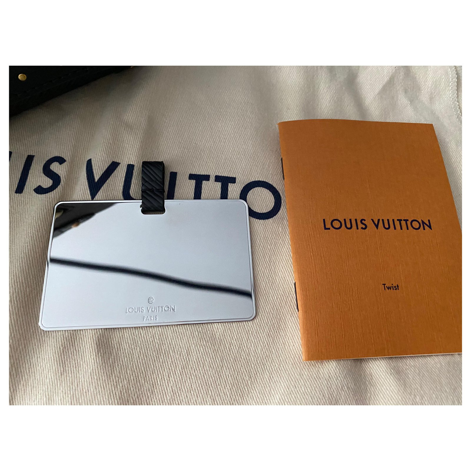 Louis Vuitton Twist Brown Black White Leather Cloth ref.186186 - Joli Closet