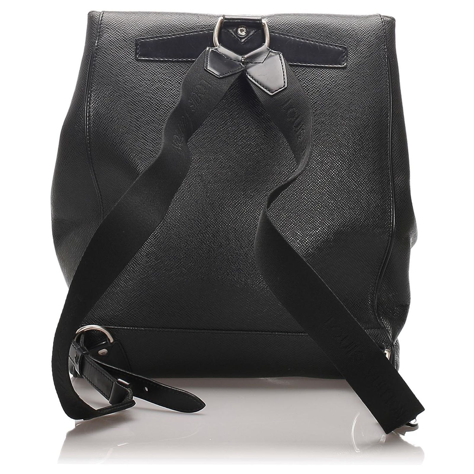 louis-vuitton-black-taiga-leather-cassiar-backpack-ref-187974-joli-closet
