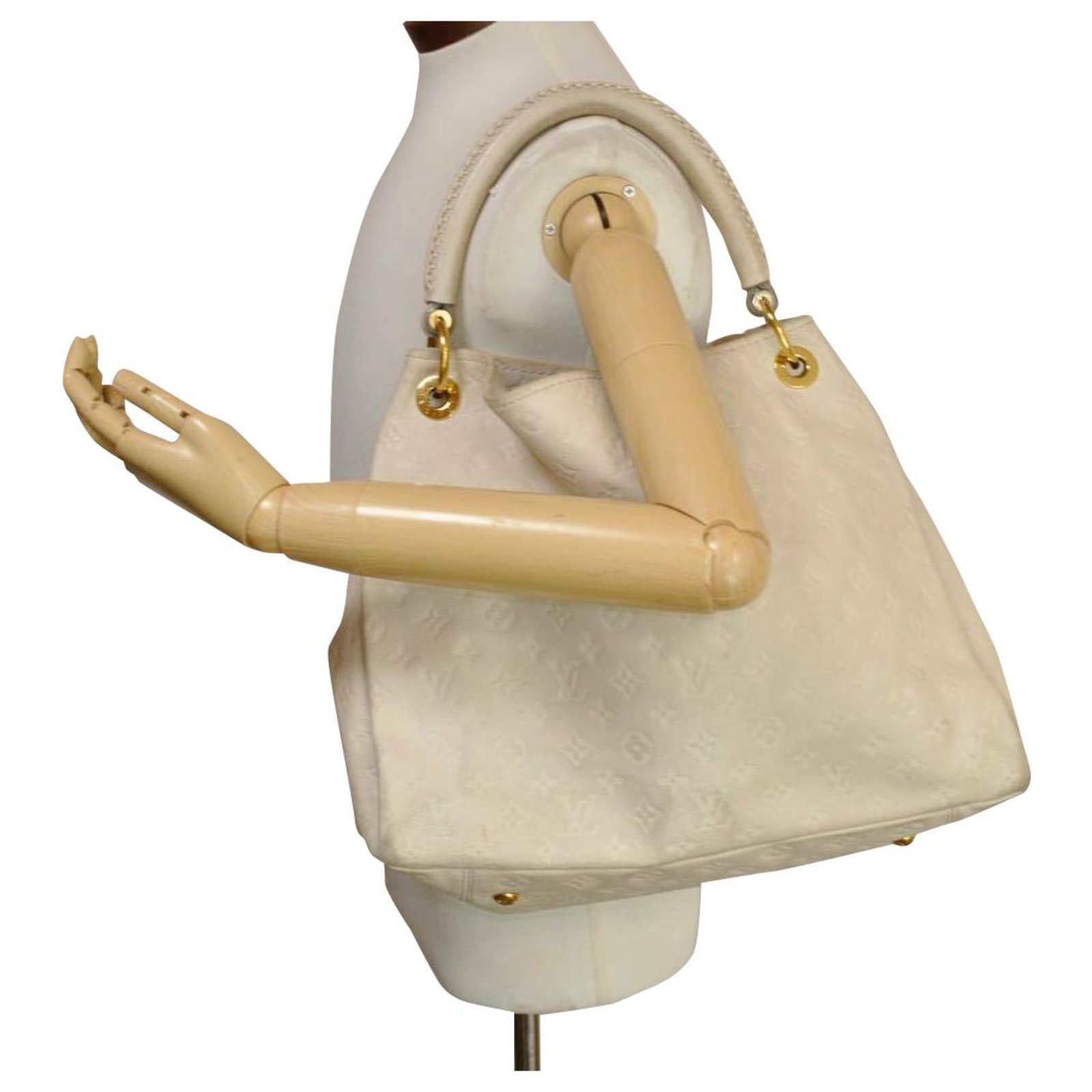 louis vuitton bag Beige Leather ref.285041 - Joli Closet