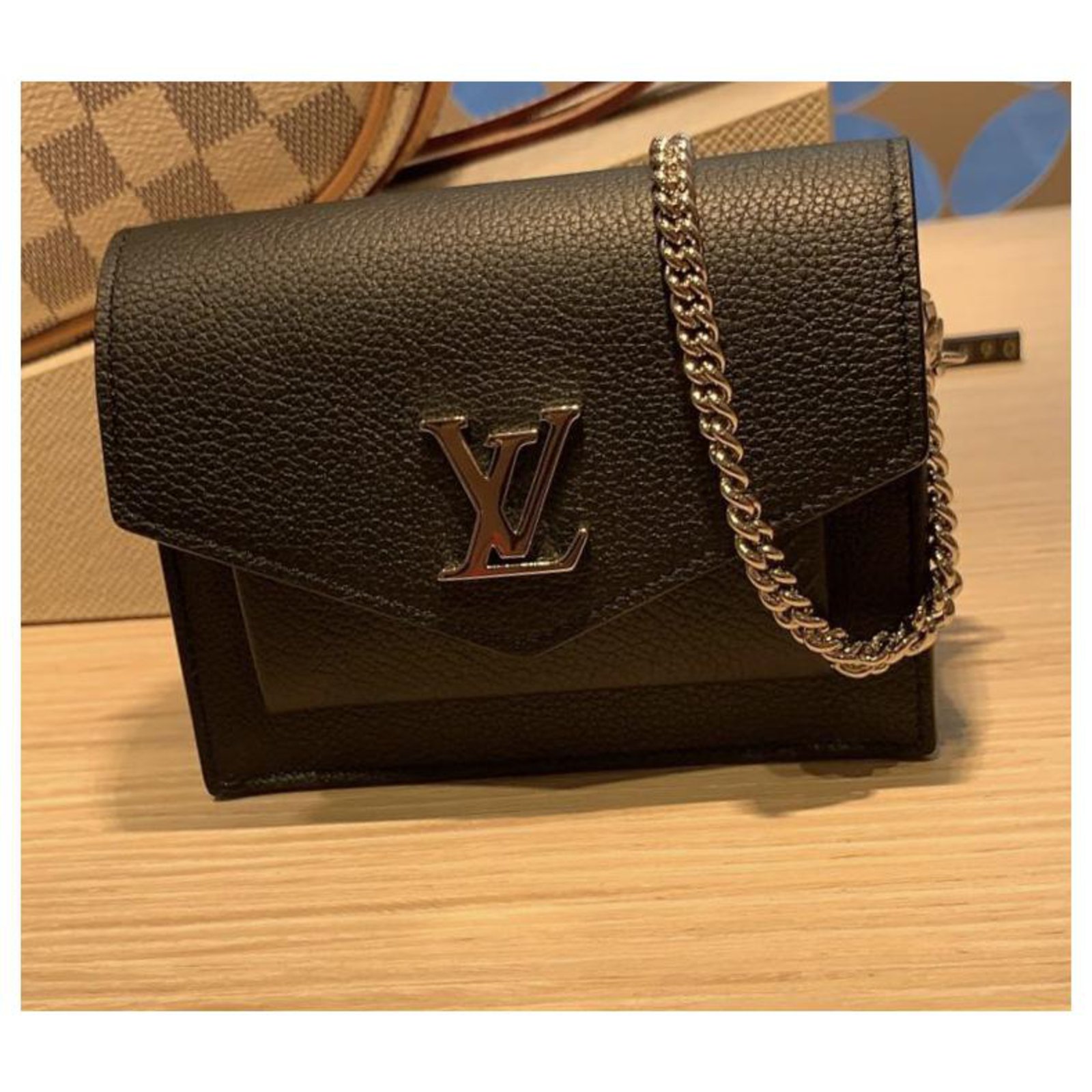 Sacs à main Louis Vuitton Mini pochette Mylockme Cuir Noir ref.189350 - Joli Closet