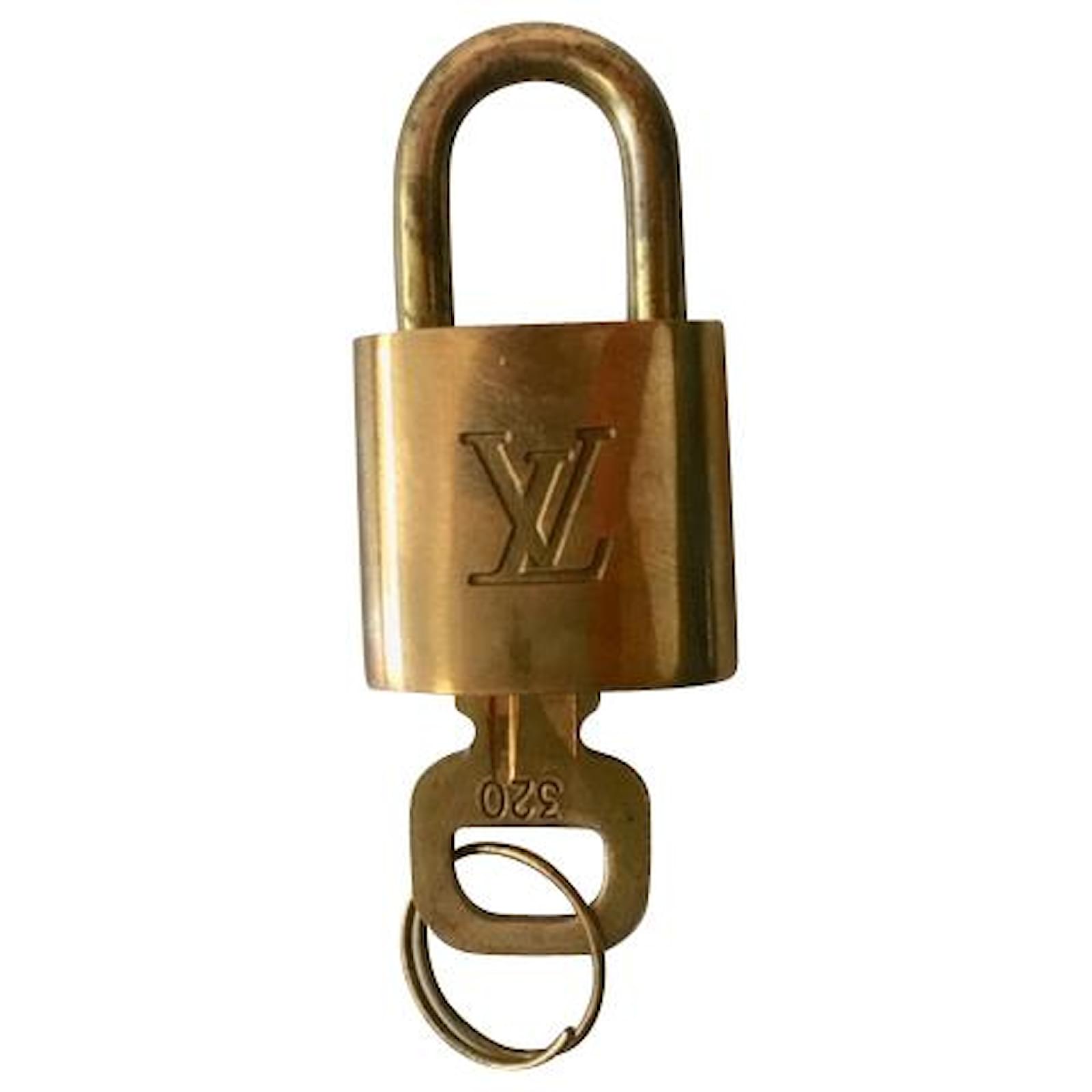 Louis Vuitton Lock Golden Metal ref.190107 Joli Closet