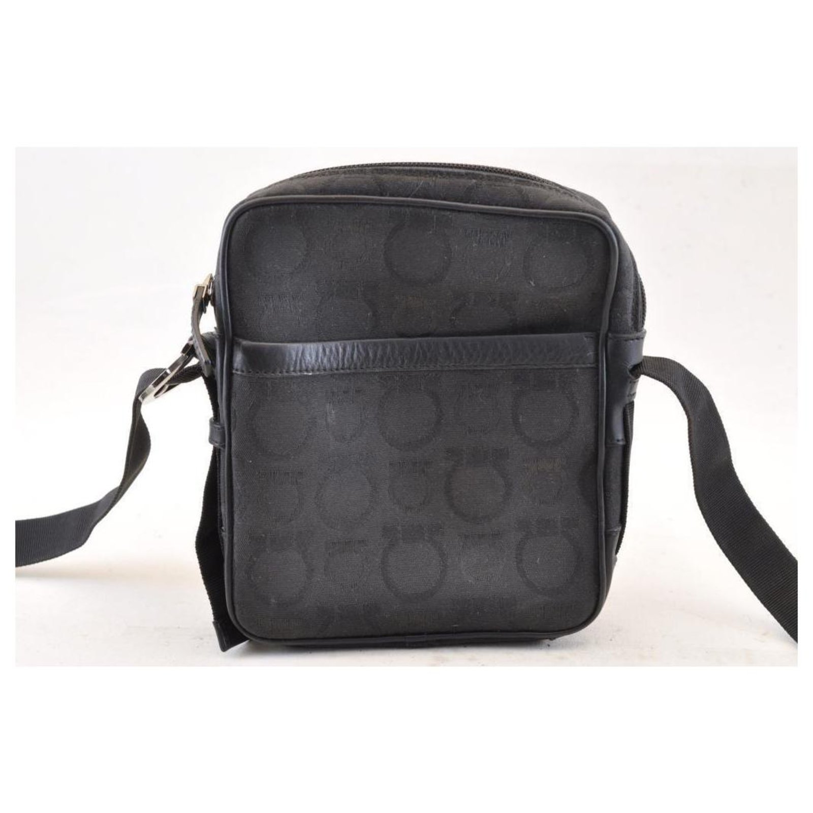 Salvatore Ferragamo Vintage Shoulder Bag Black Leather ref.190138 ...