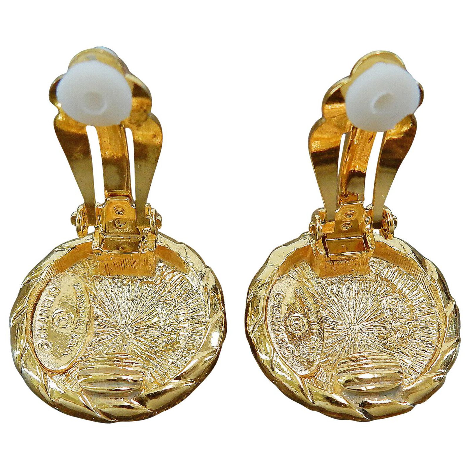 Chanel Vintage Round Clip Earrings Golden Gold-plated ref.190904