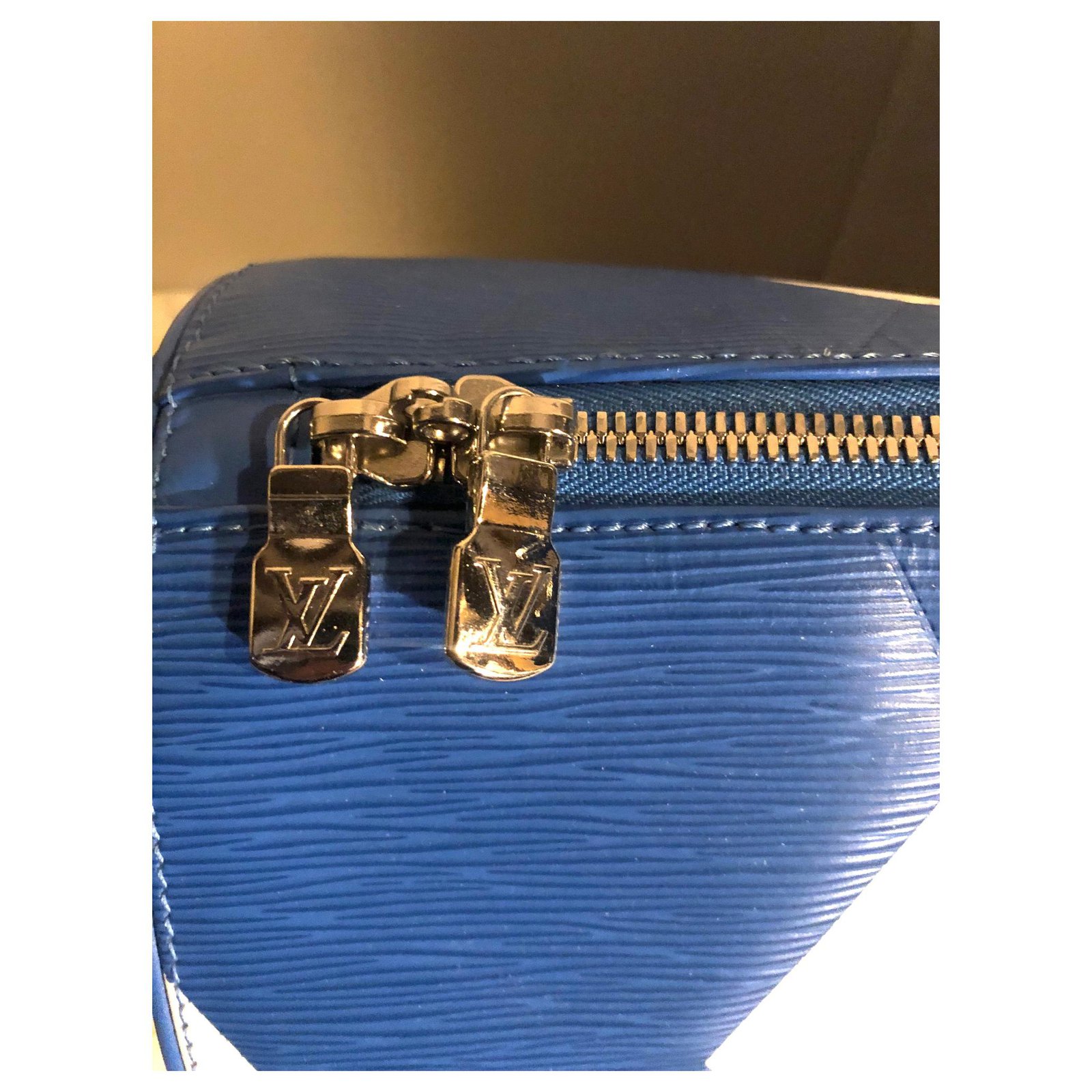 Louis Vuitton Keepall city bag Cloth ref.752199 - Joli Closet