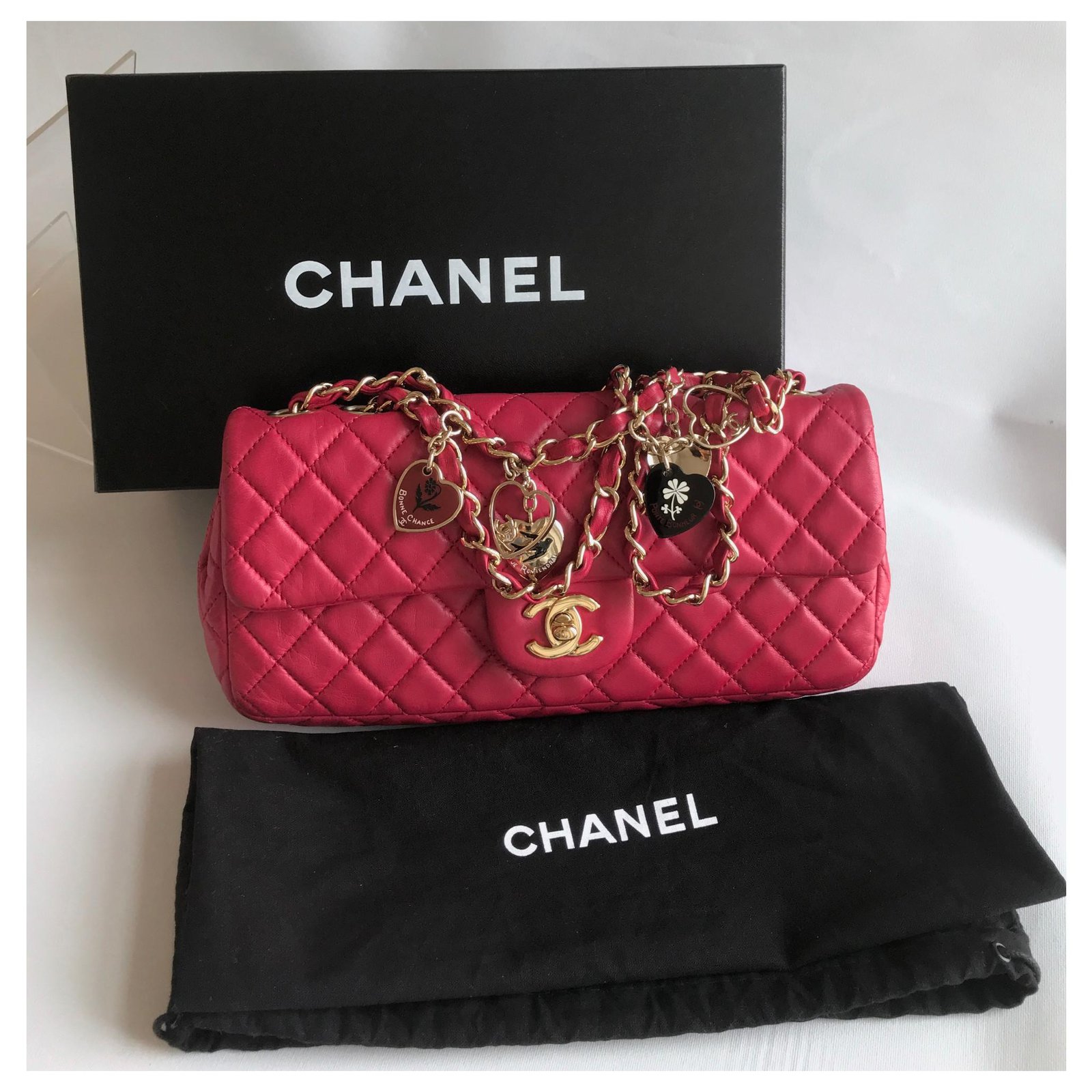 Chanel Timeless VALENTINE CHARMS flap bag Pink Fuschia Leather ref.191254 -  Joli Closet