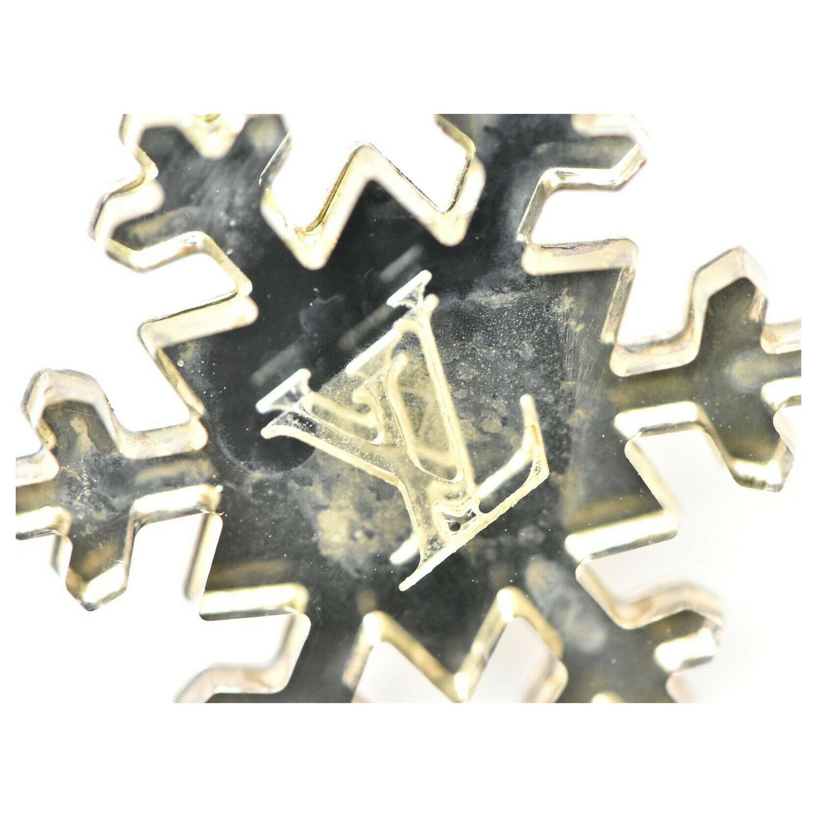 Louis Vuitton Snowflake Pin Brooch Black Metal ref.192143 - Joli Closet