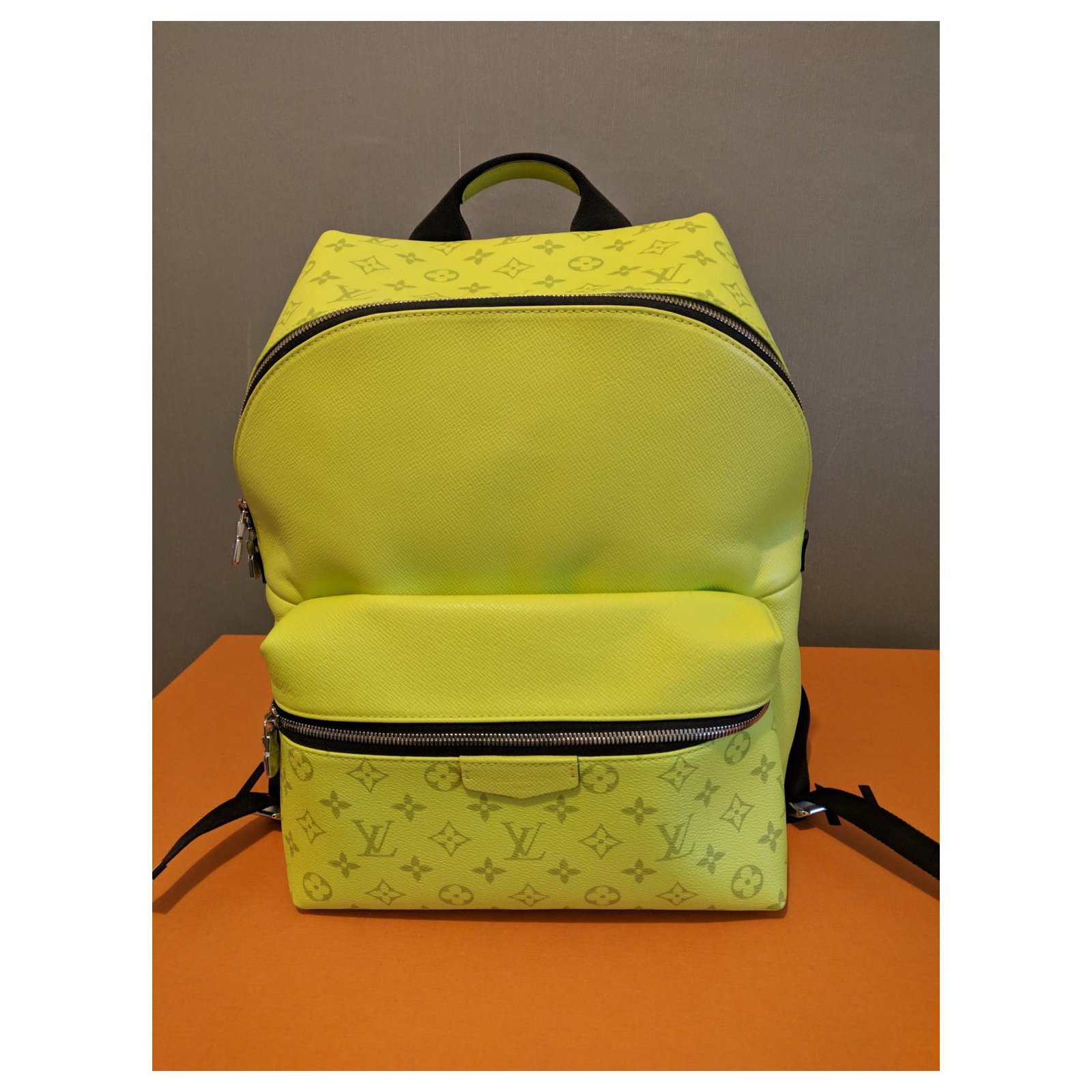Louis Vuitton Discovery Backpack Bags Briefcases Leather Yellow ref.193542 - Joli Closet