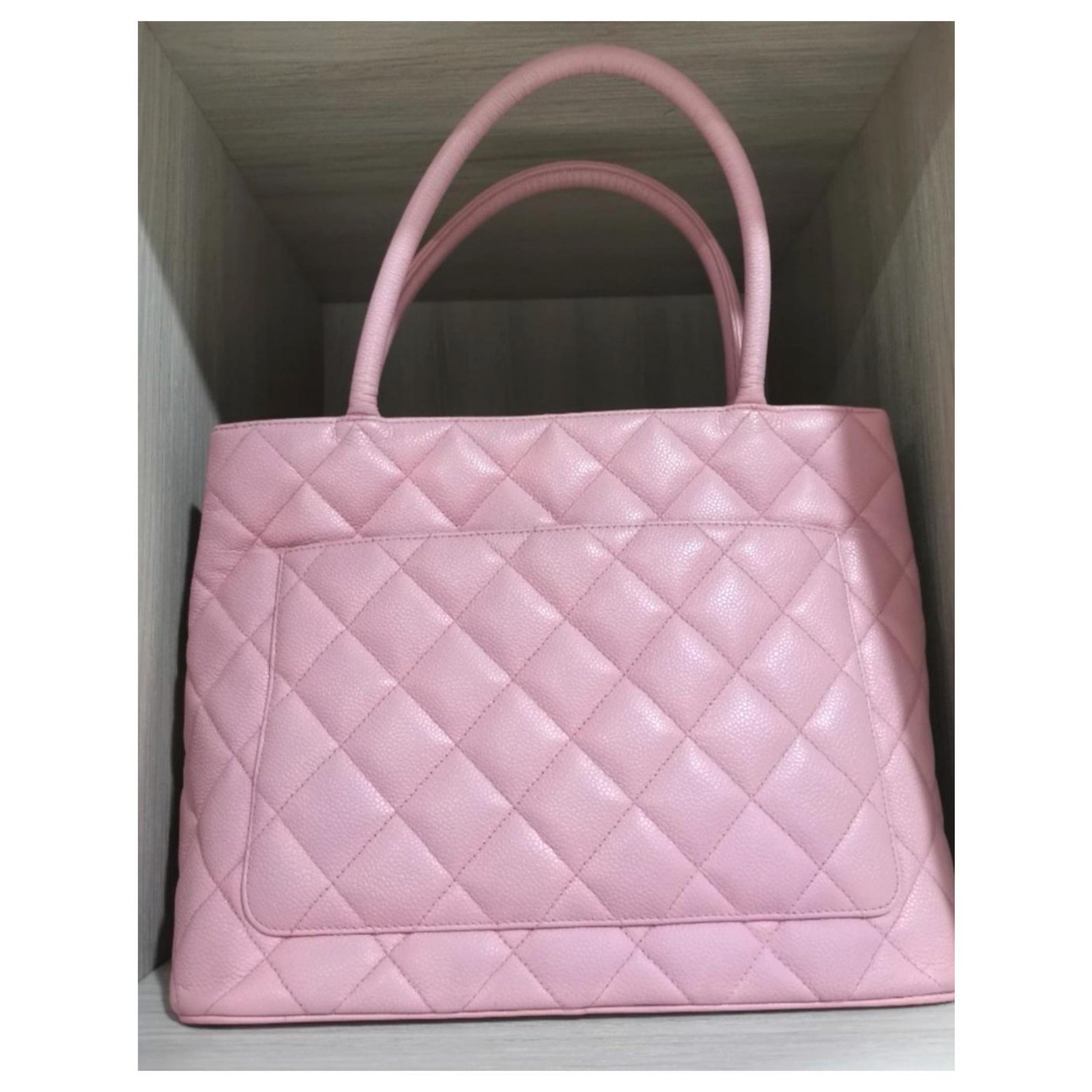 Medaillon Chanel Pink Caviar Medallion tote Leather ref.193984