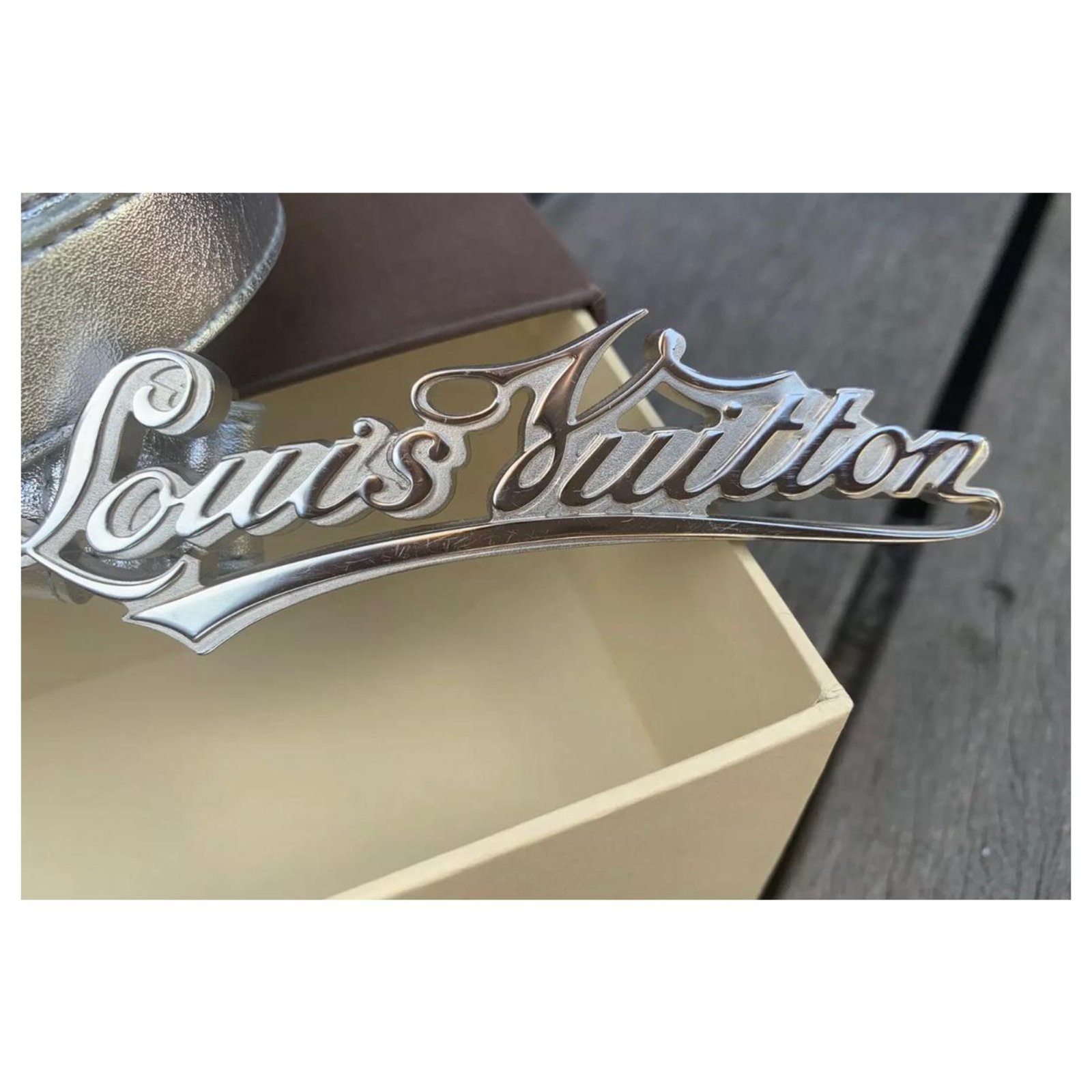 Louis Vuitton Belts Silvery Lambskin ref.195723 - Joli Closet