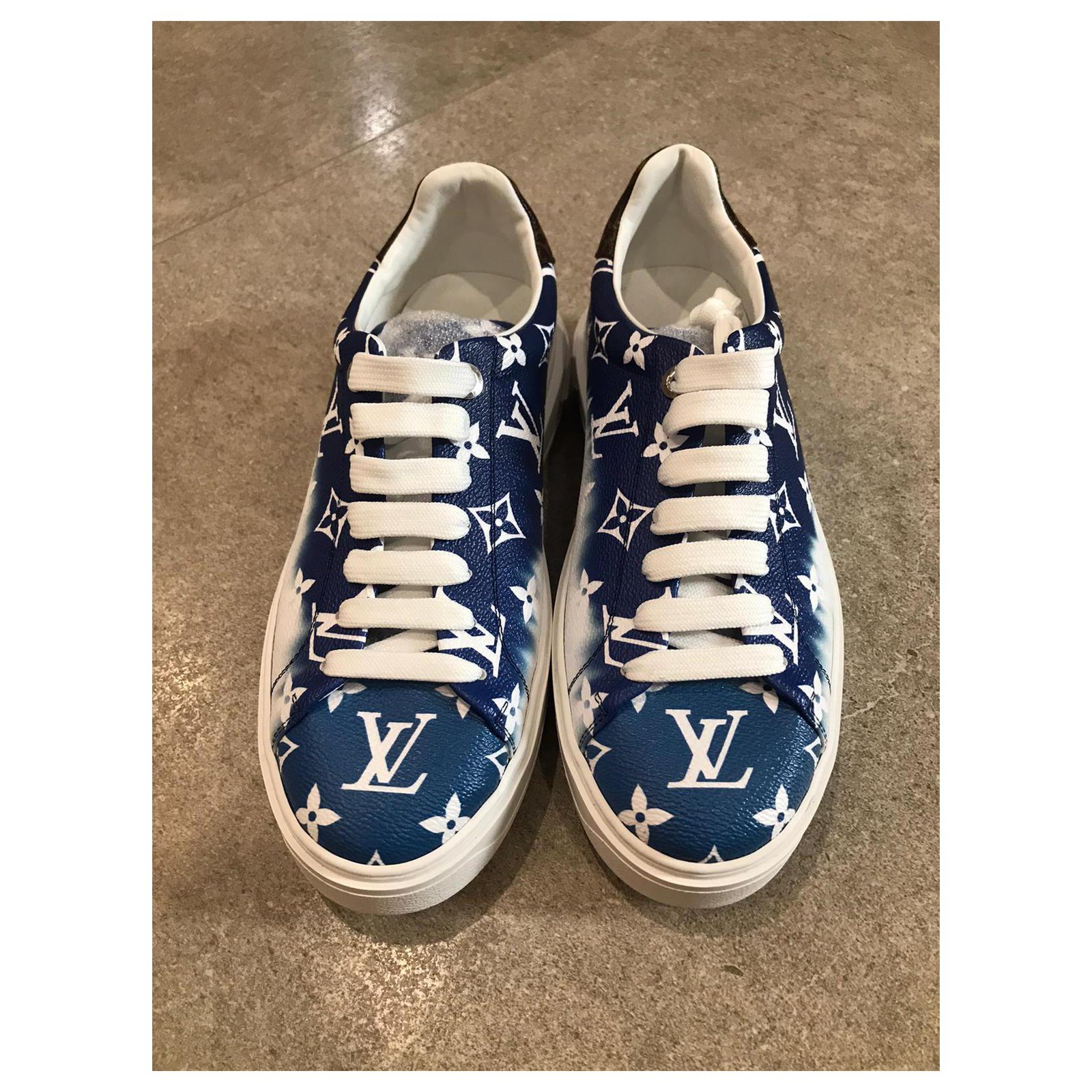 Louis Vuitton Blue/White Patent Monogram Canvas Escale Time Out Sneakers  Size 40