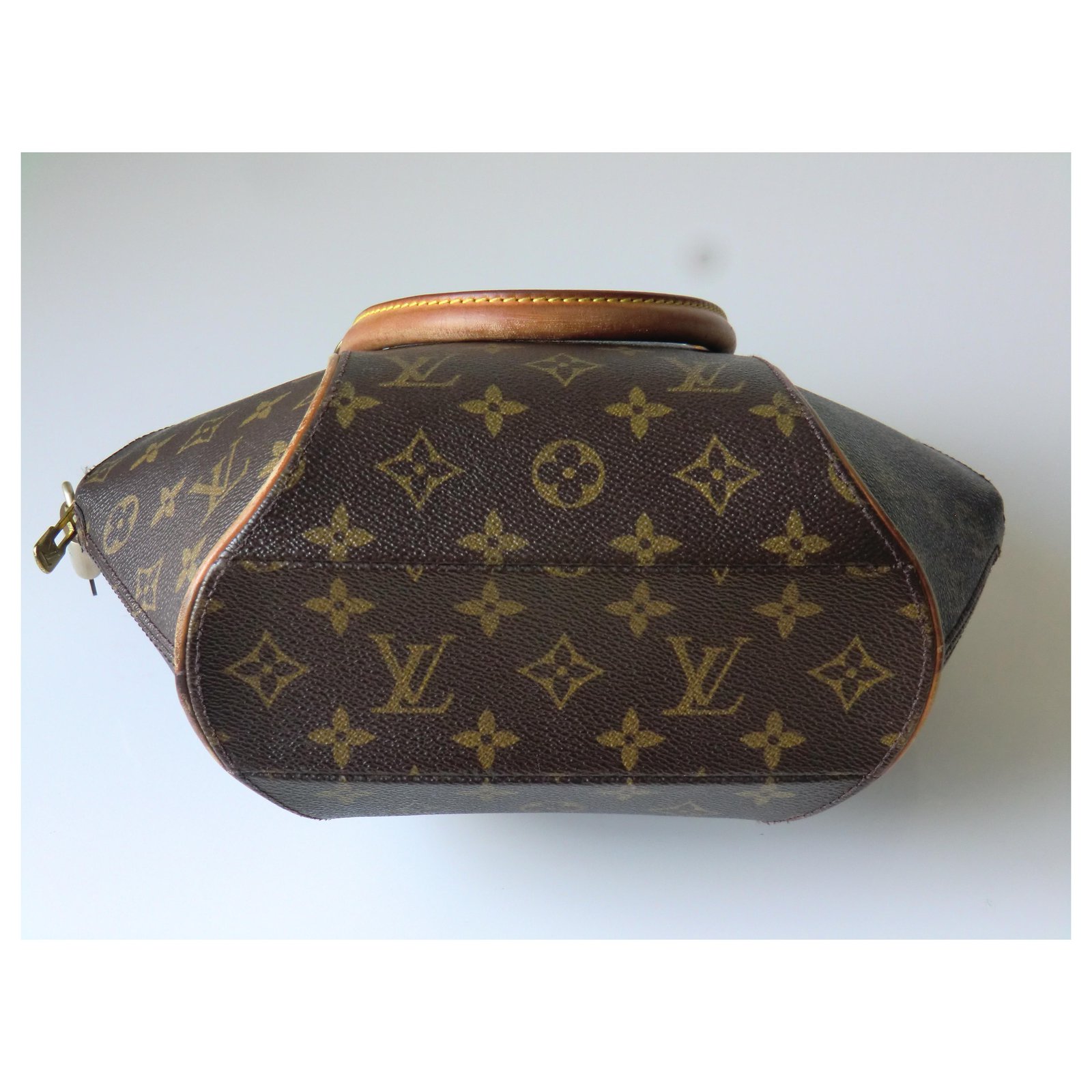 Louis Vuitton Ellipse handbag Dark brown Cloth ref.197902 - Joli