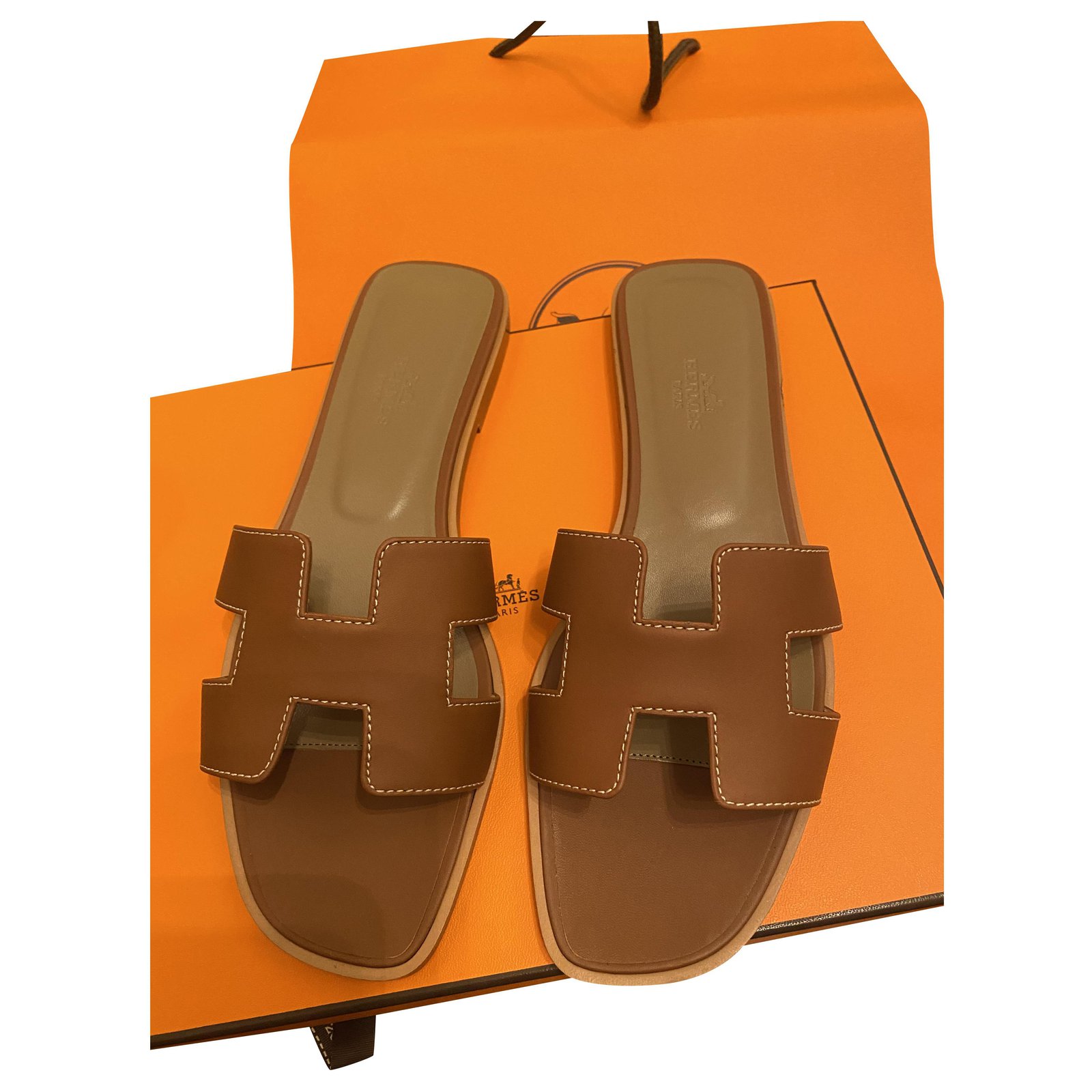 Sandal Hermès Oran Cuir Marron ref.198346 - Joli Closet