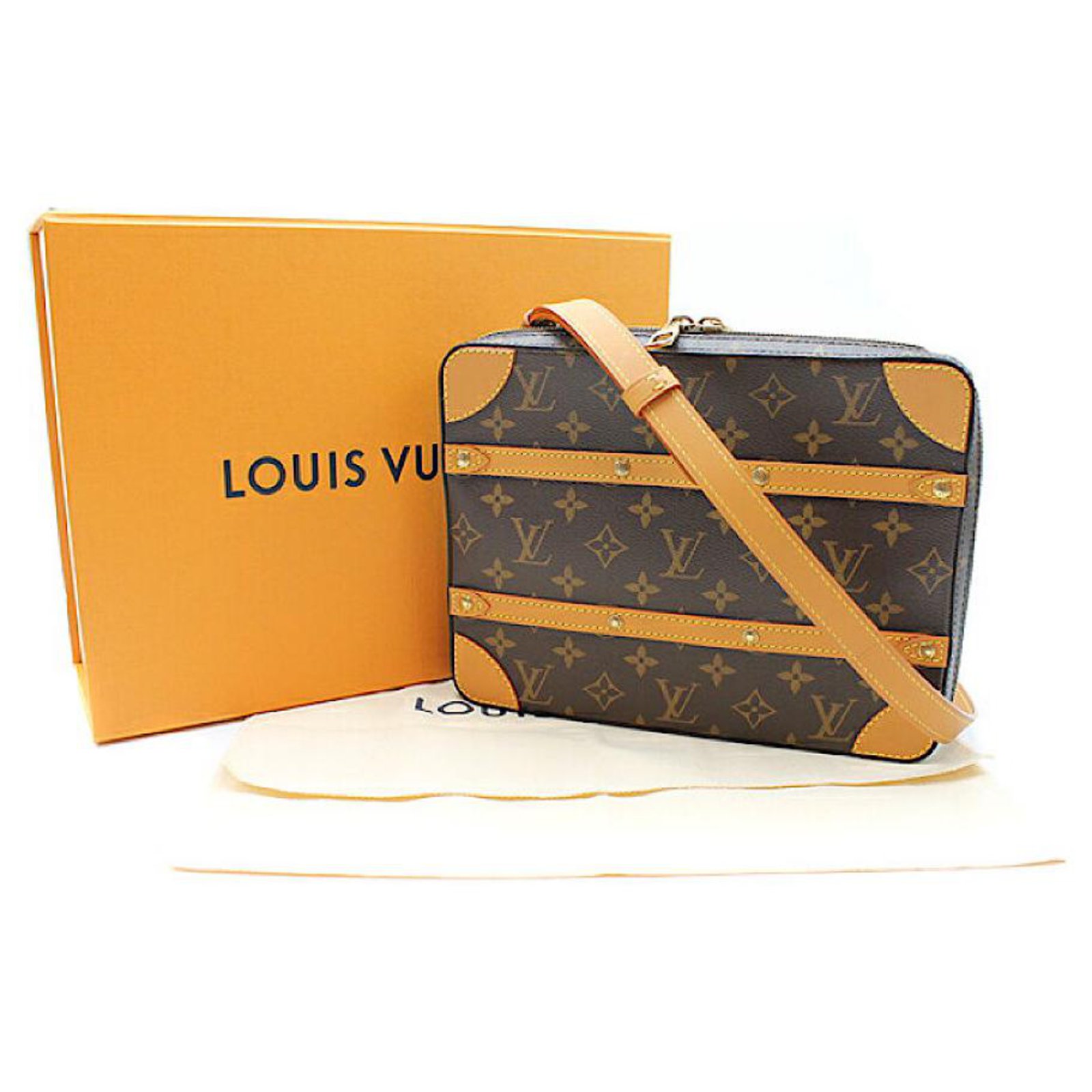 Louis Vuitton Sold Out Brand New Monogram Soft Trunk Messenger PM Crossbody  Bag Brown Leather Cloth Gold-plated ref.198703 - Joli Closet
