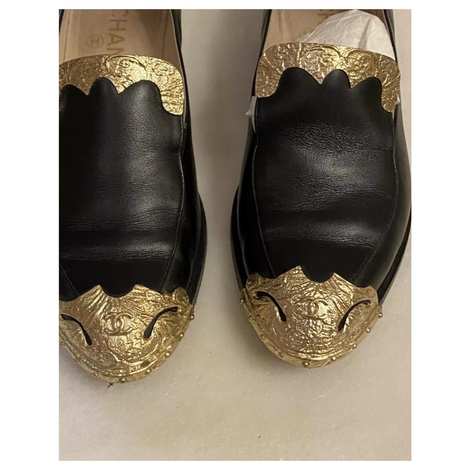 Chanel Dallas Leather Loafers Shoes Sz 37 Black Golden ref.198861 - Joli  Closet
