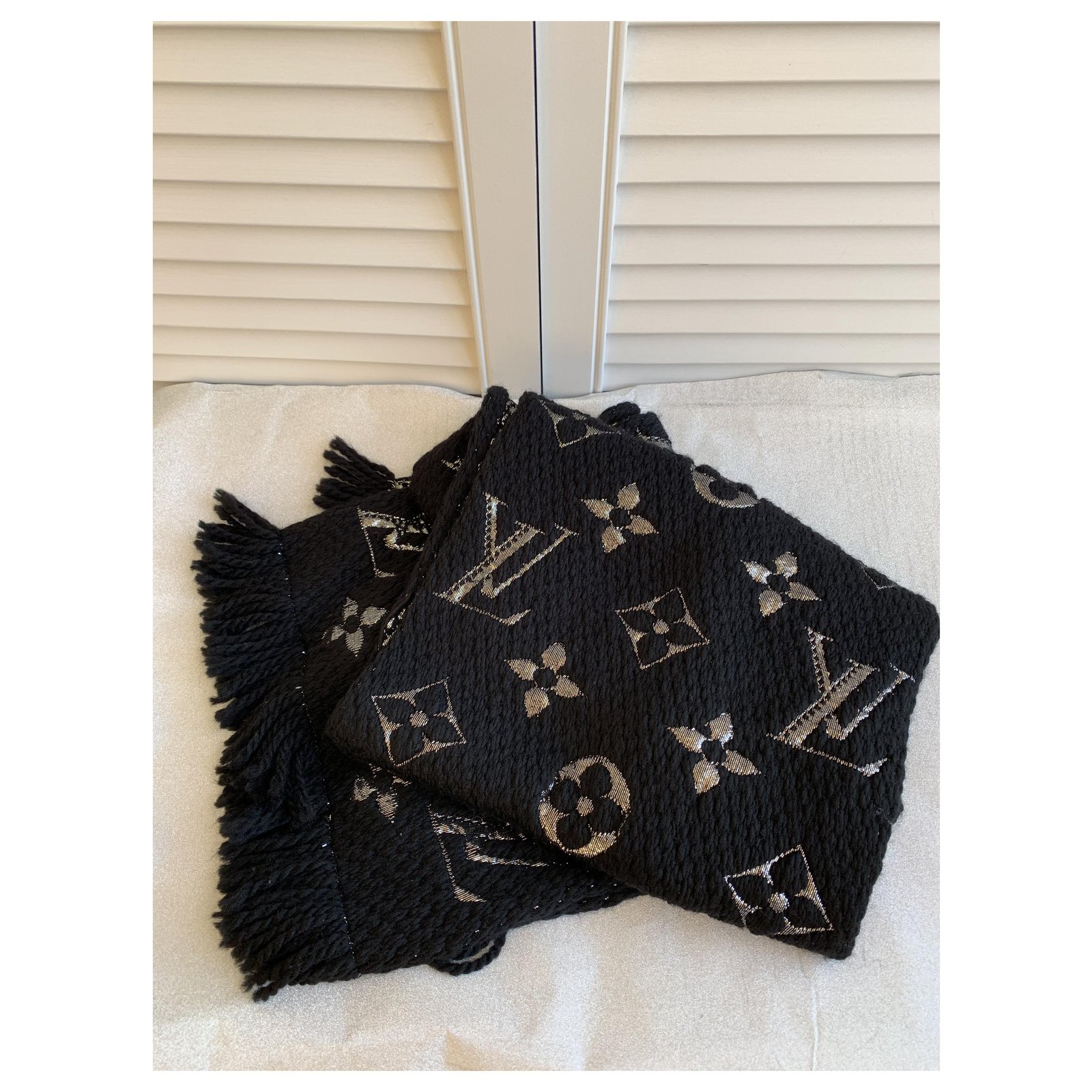 Louis Vuitton Scarf Black Wool ref.474018 - Joli Closet