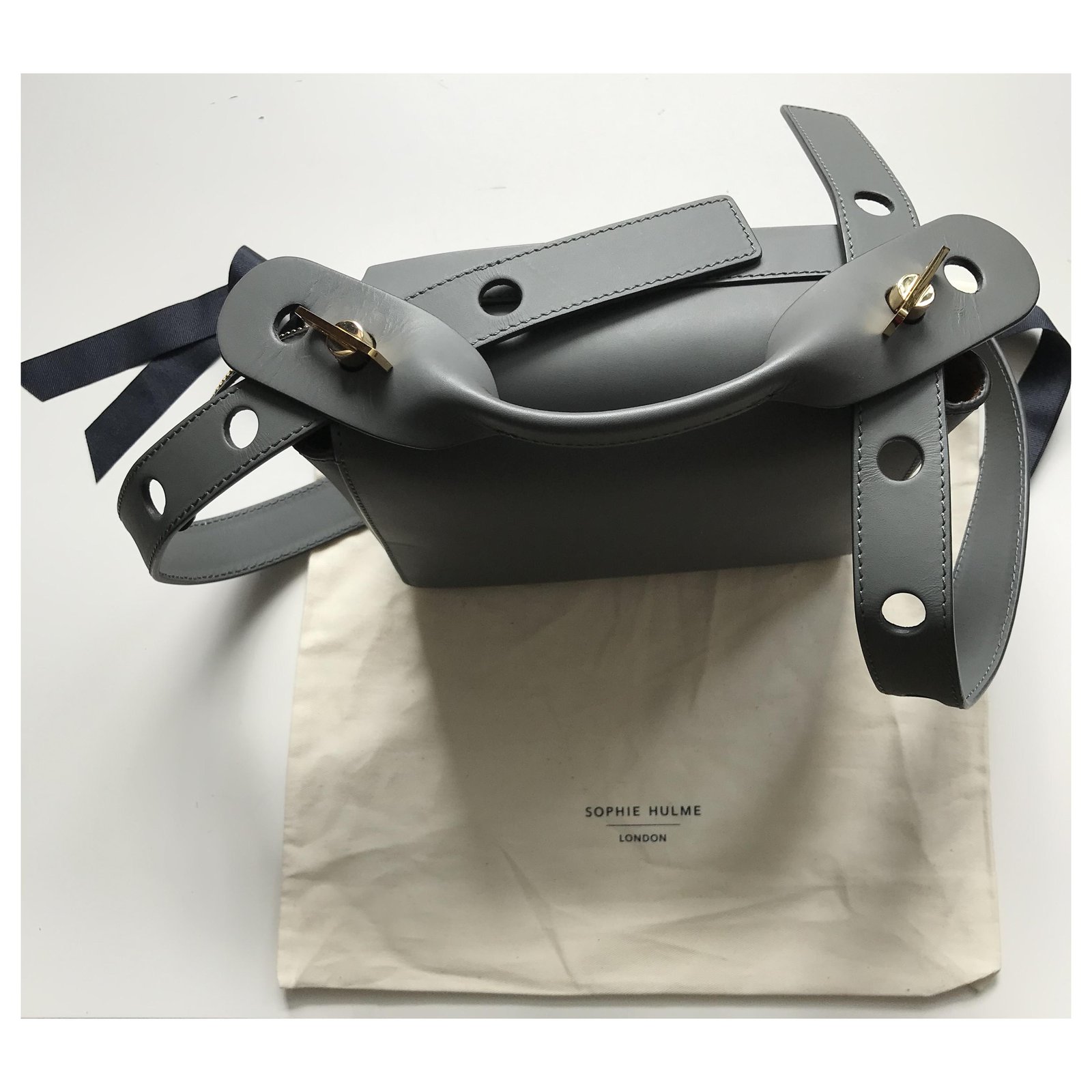 Sophie Hulme Bolt Bag Grey Leather ref.200240 - Joli Closet