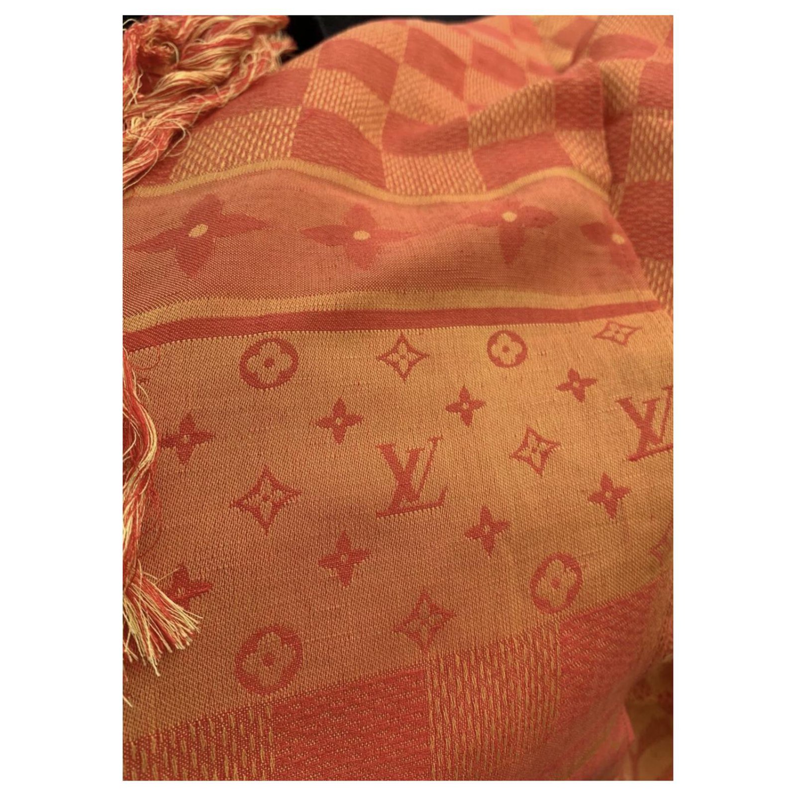 Louis Vuitton Scarves Orange Linen ref.200553 - Joli Closet