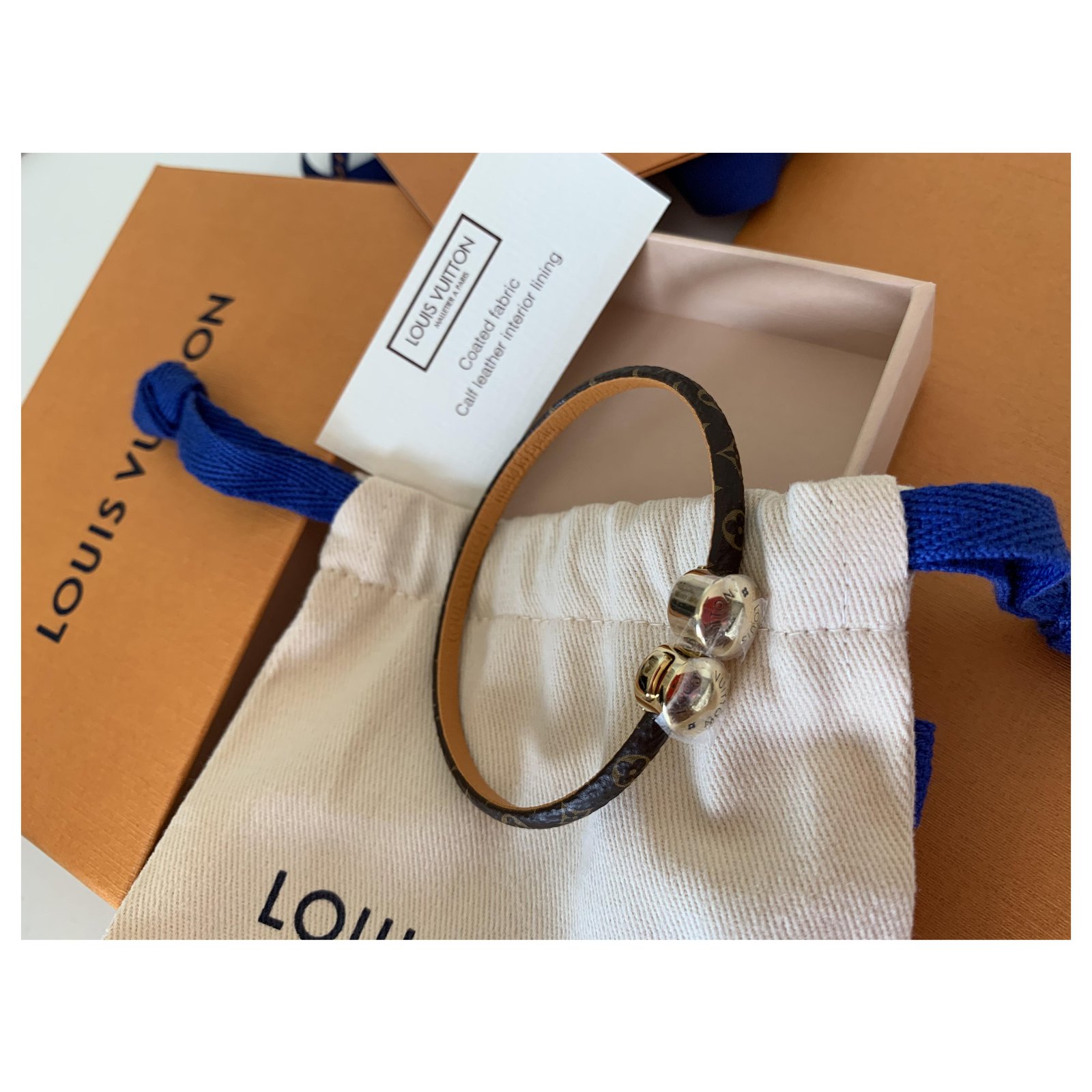 Bracciale Louis Vuitton Essential V Marrone Tela ref.796939 - Joli Closet