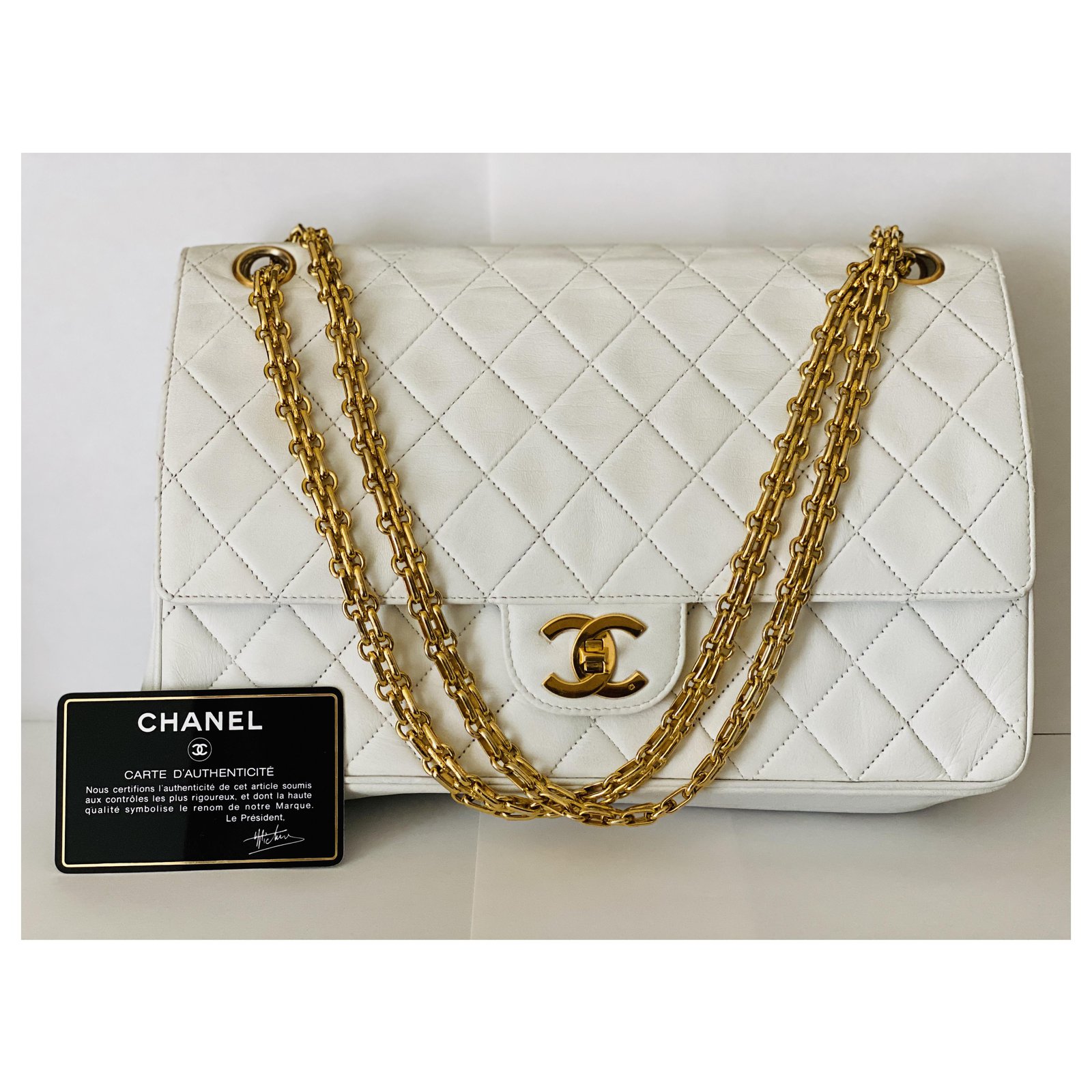 Timeless Chanel Lambskin Quilted Medium Bijoux Chain Classic lined Flap  White Leather ref.201051 - Joli Closet