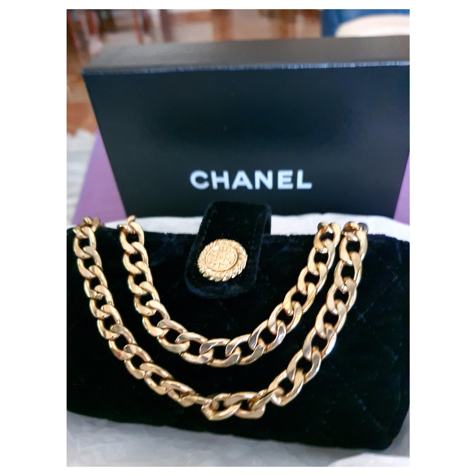 Chanel clutch / mini bag Black Golden Velvet ref.202358 - Joli Closet