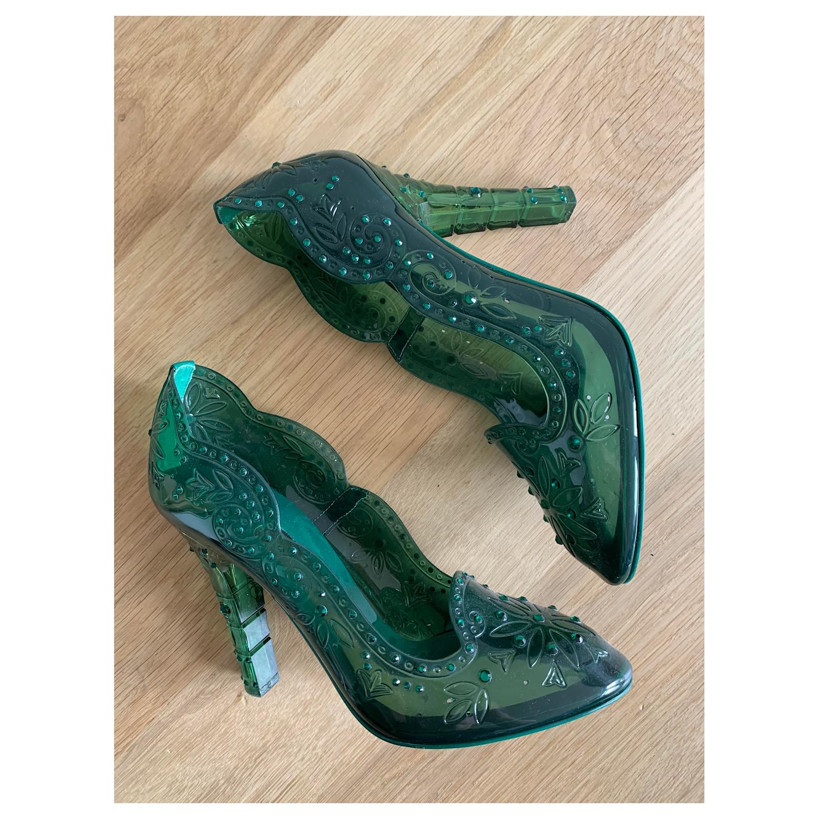 dolce gabbana green heels