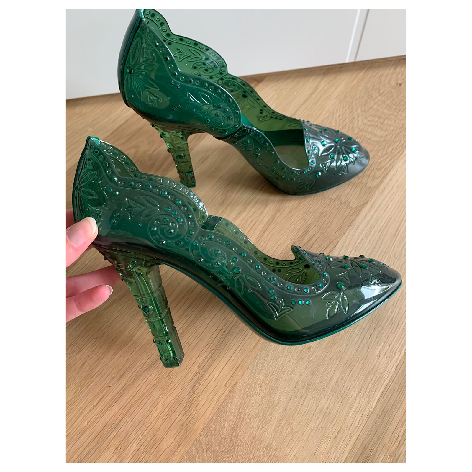 dolce gabbana green heels