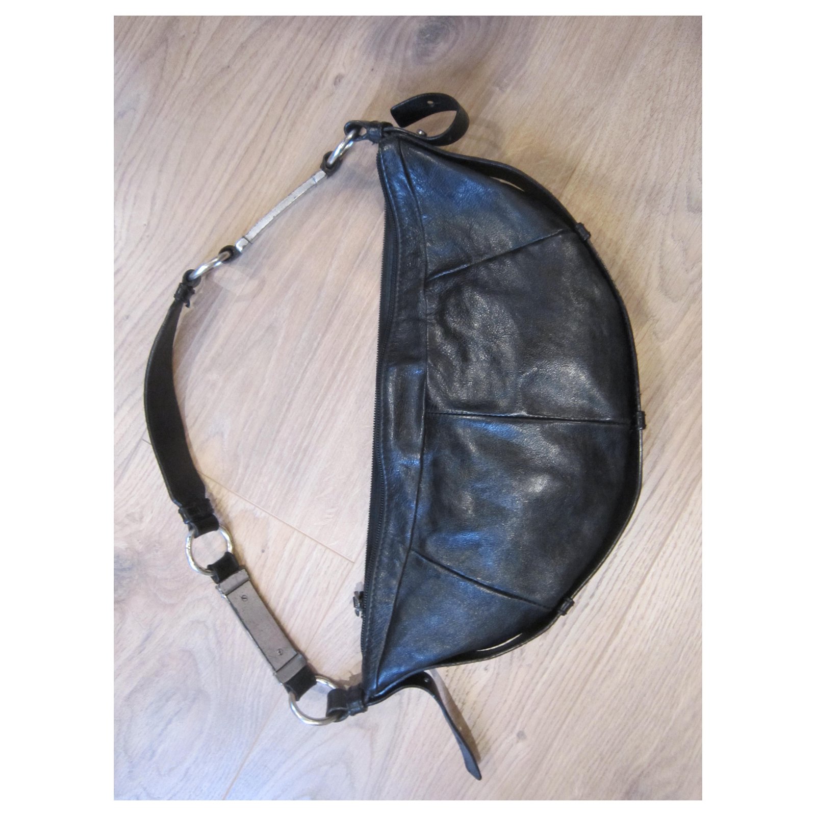 SAINT LAURENT Mombasa Shoulder Bag Leather Black Auth yk8018b ref.1013457 -  Joli Closet
