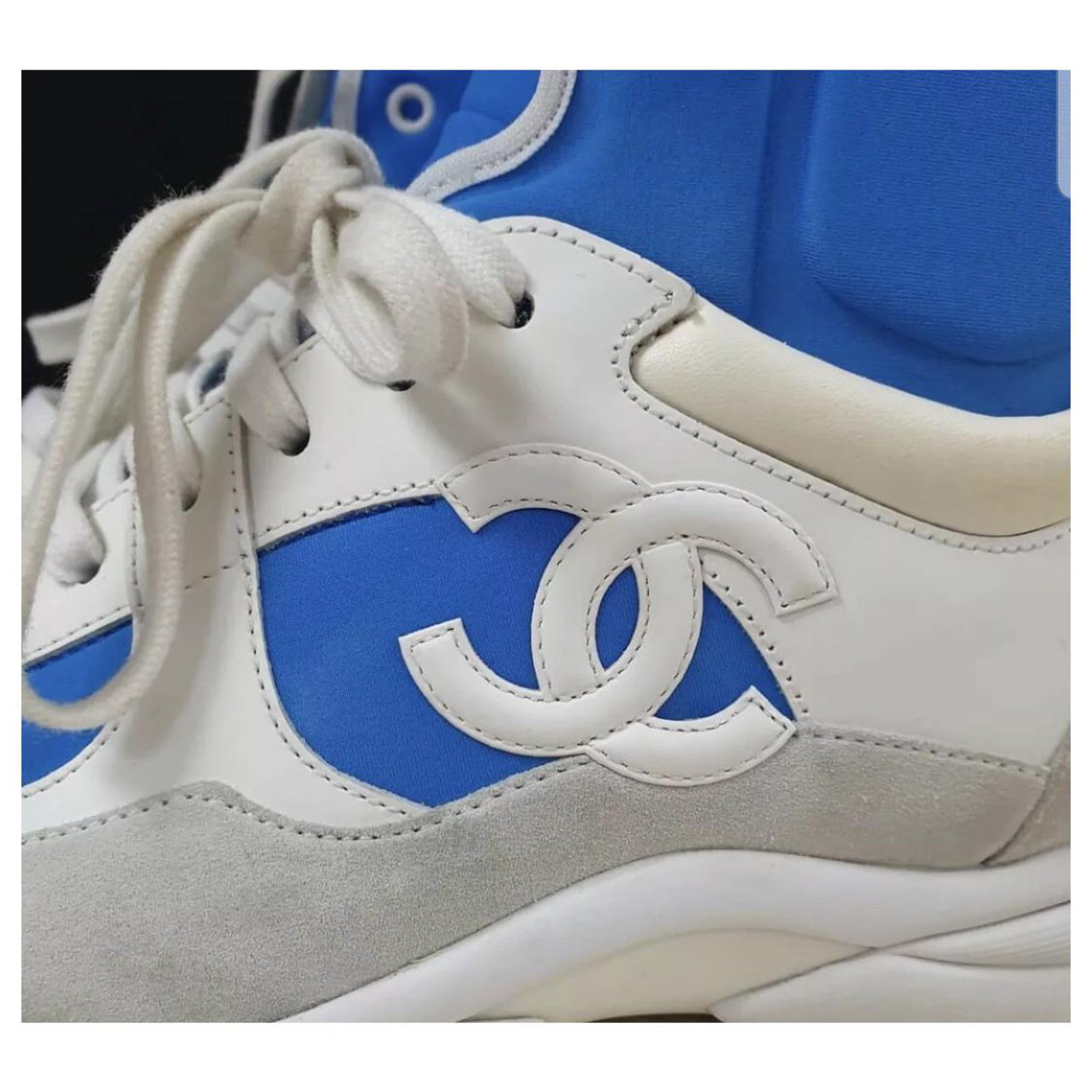 Chanel White Leather CC Logo High Top Sneakers EU 38,5 US 8,5 Blue ref.203381 - Joli Closet