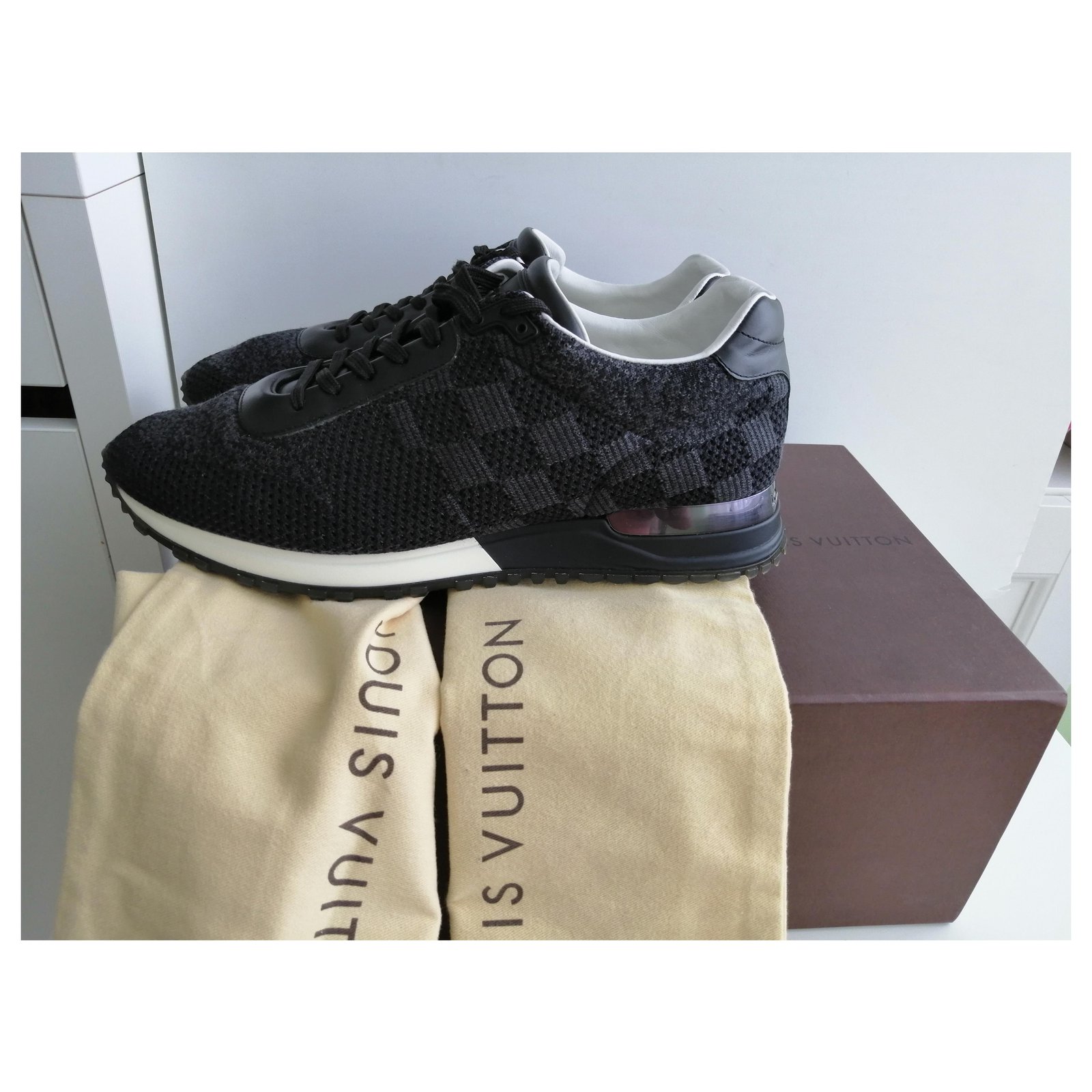 LOUIS VUITTON sneakers SHOES 10 44 BLACK CANVAS SHOES Cloth ref.574177 -  Joli Closet