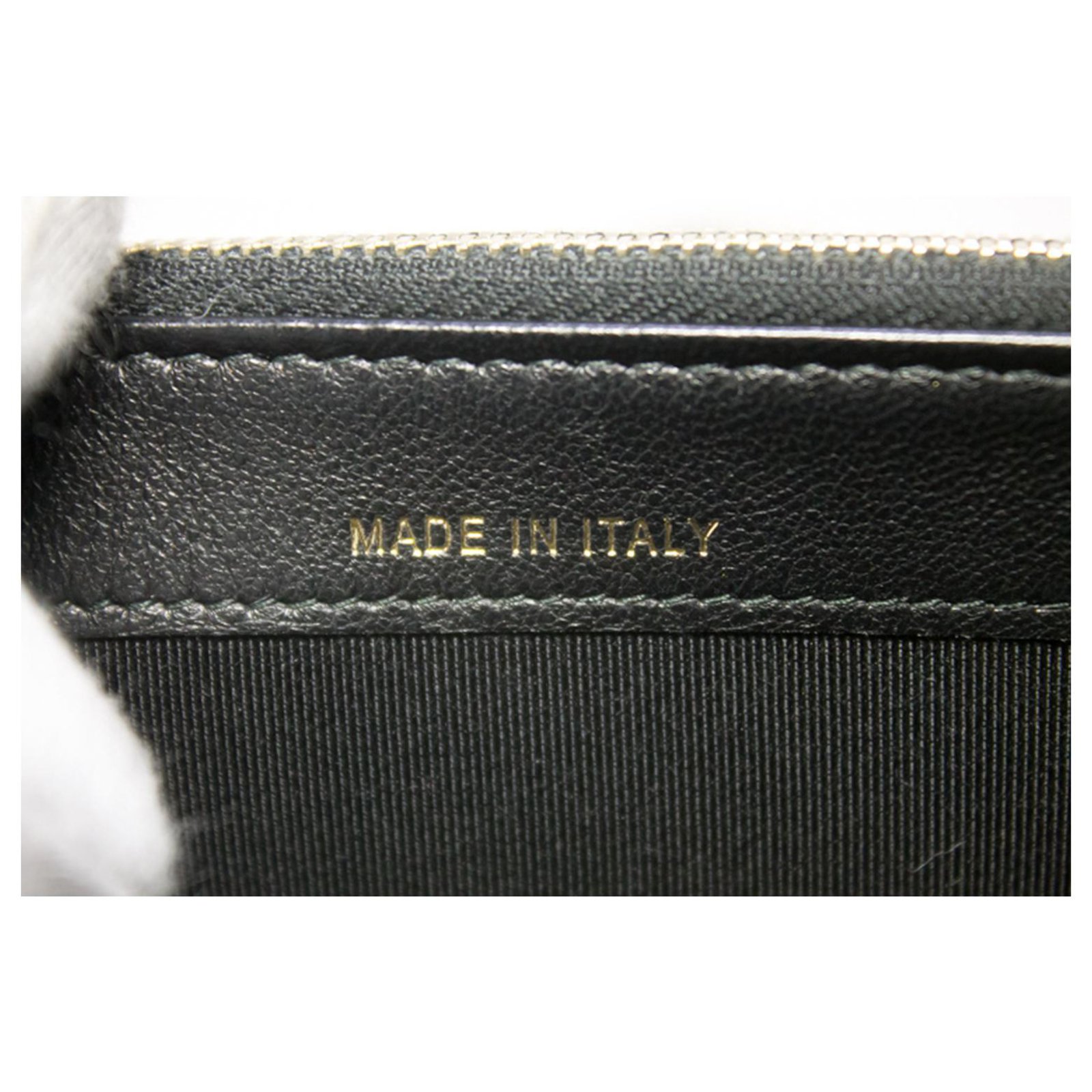 CHANEL Lambskin V-Stitch Wallet On Chain WOC lined Zip Chain Bag Black  Leather ref.204060 - Joli Closet