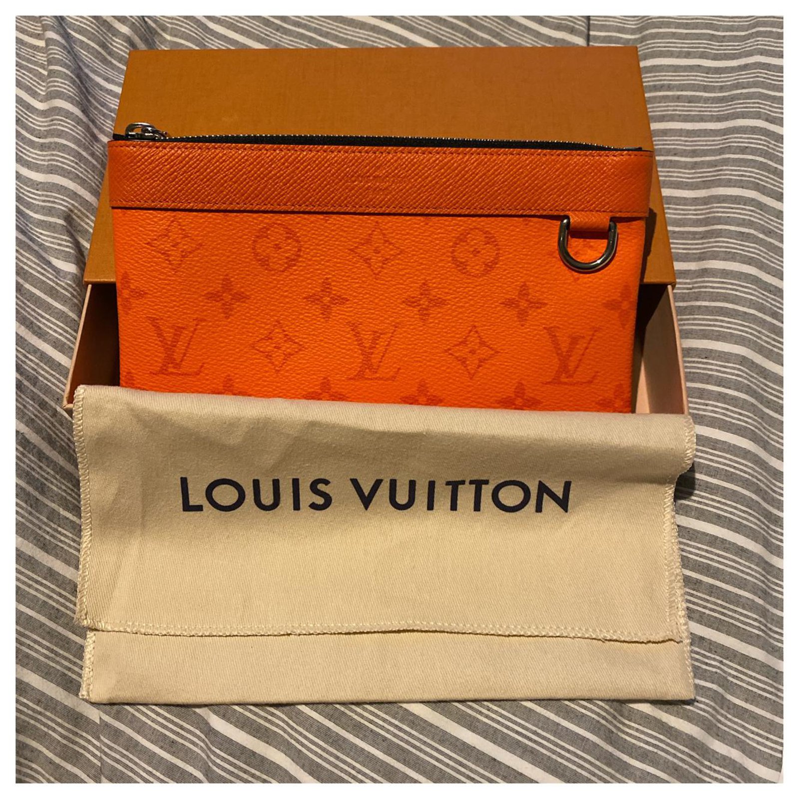 Louis Vuitton Discovery pochette LV Orange Leather ref.192416