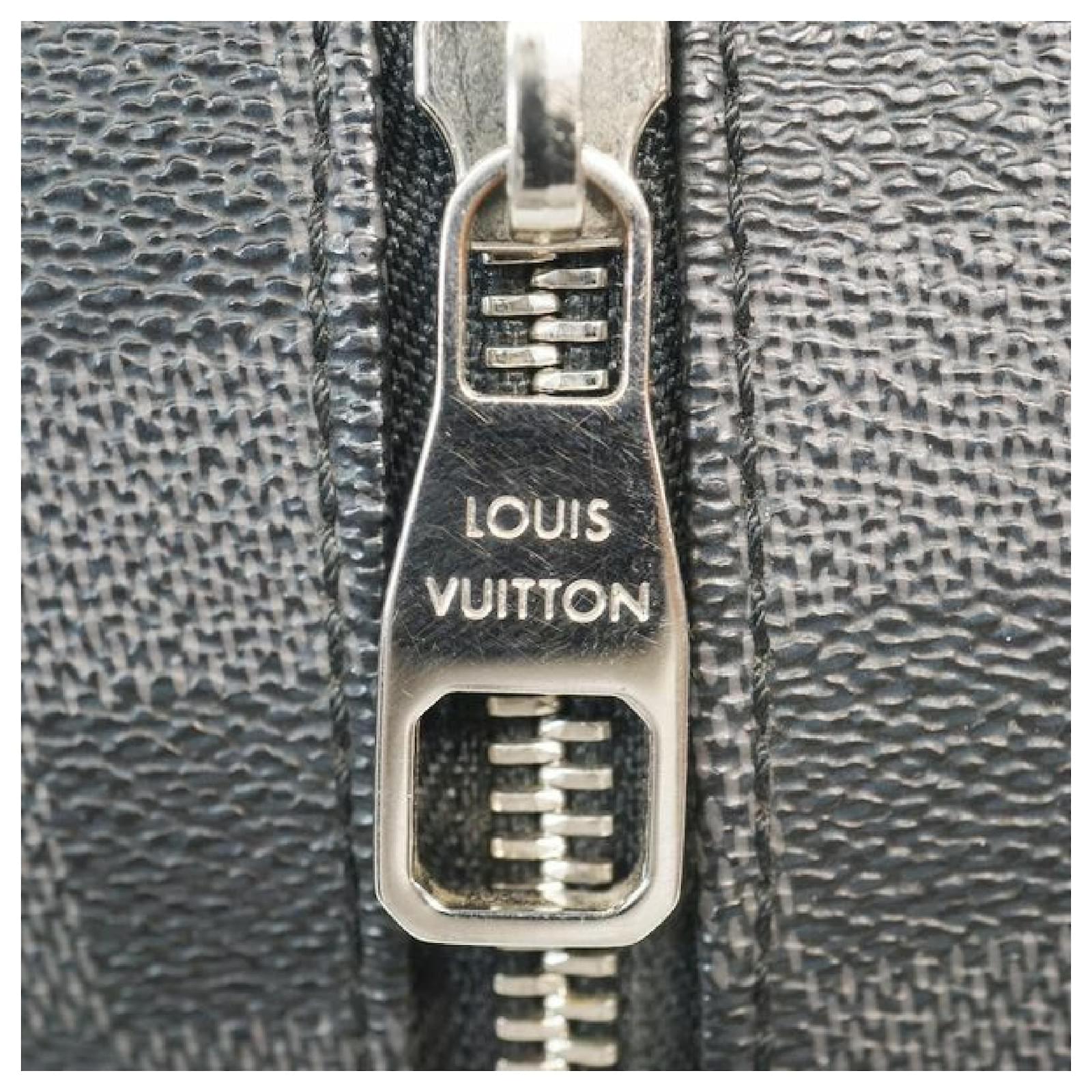 Louis Vuitton Herren Umhängetasche in 55411 Bingen am Rhein für