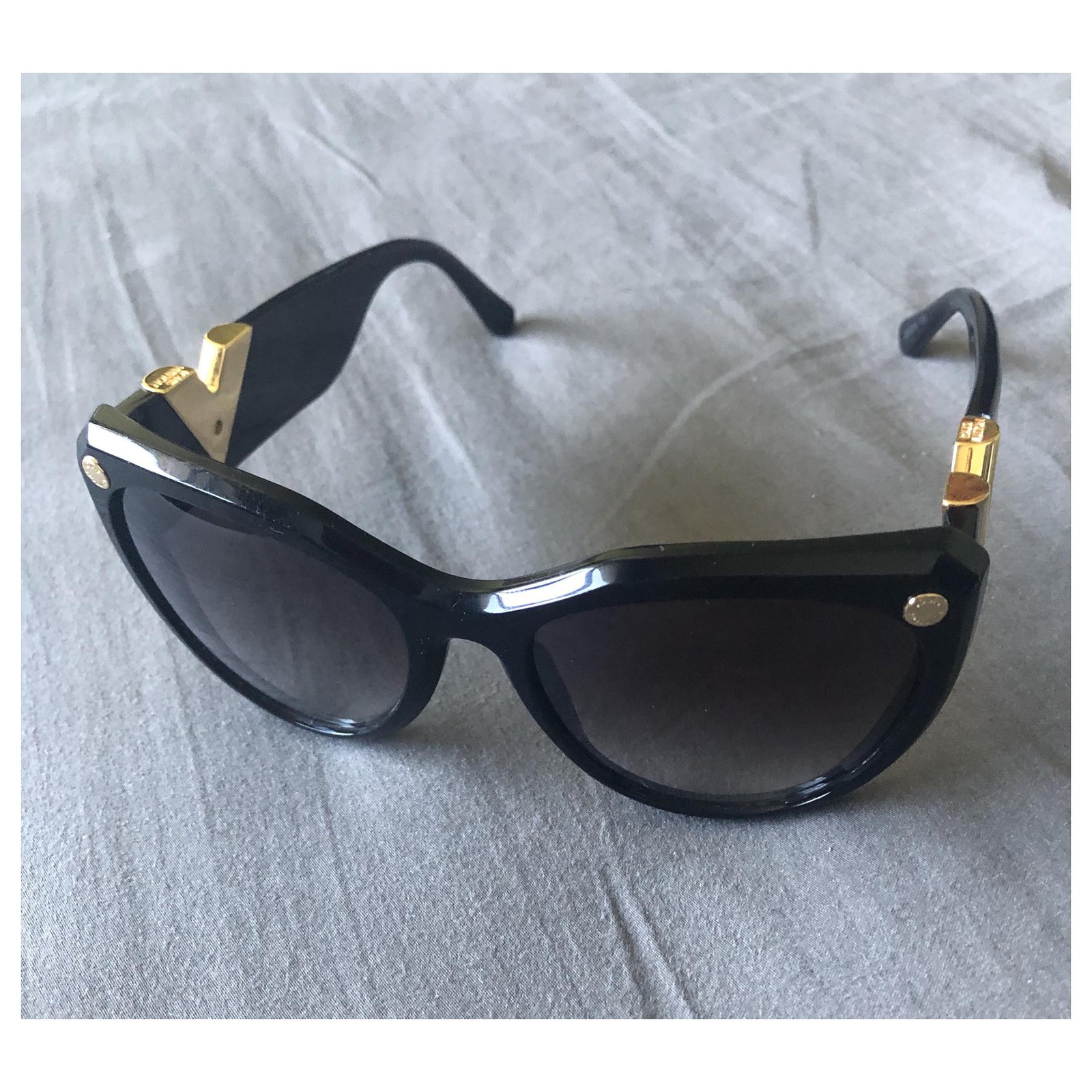 Louis Vuitton Sunglasses Black Plastic ref.40857 - Joli Closet