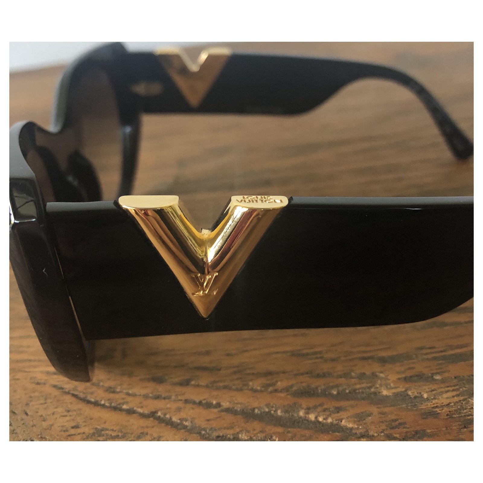 Louis Vuitton Glasses Black Plastic ref.579458 - Joli Closet