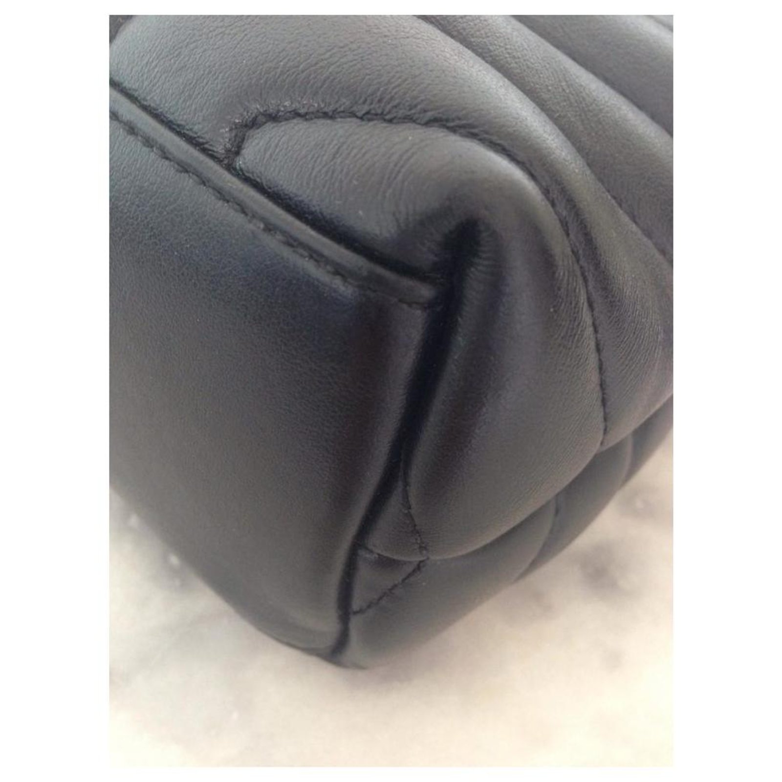 SAINT LAURENT LOULOU SMALL BAG Black Leather ref.205781 - Joli Closet