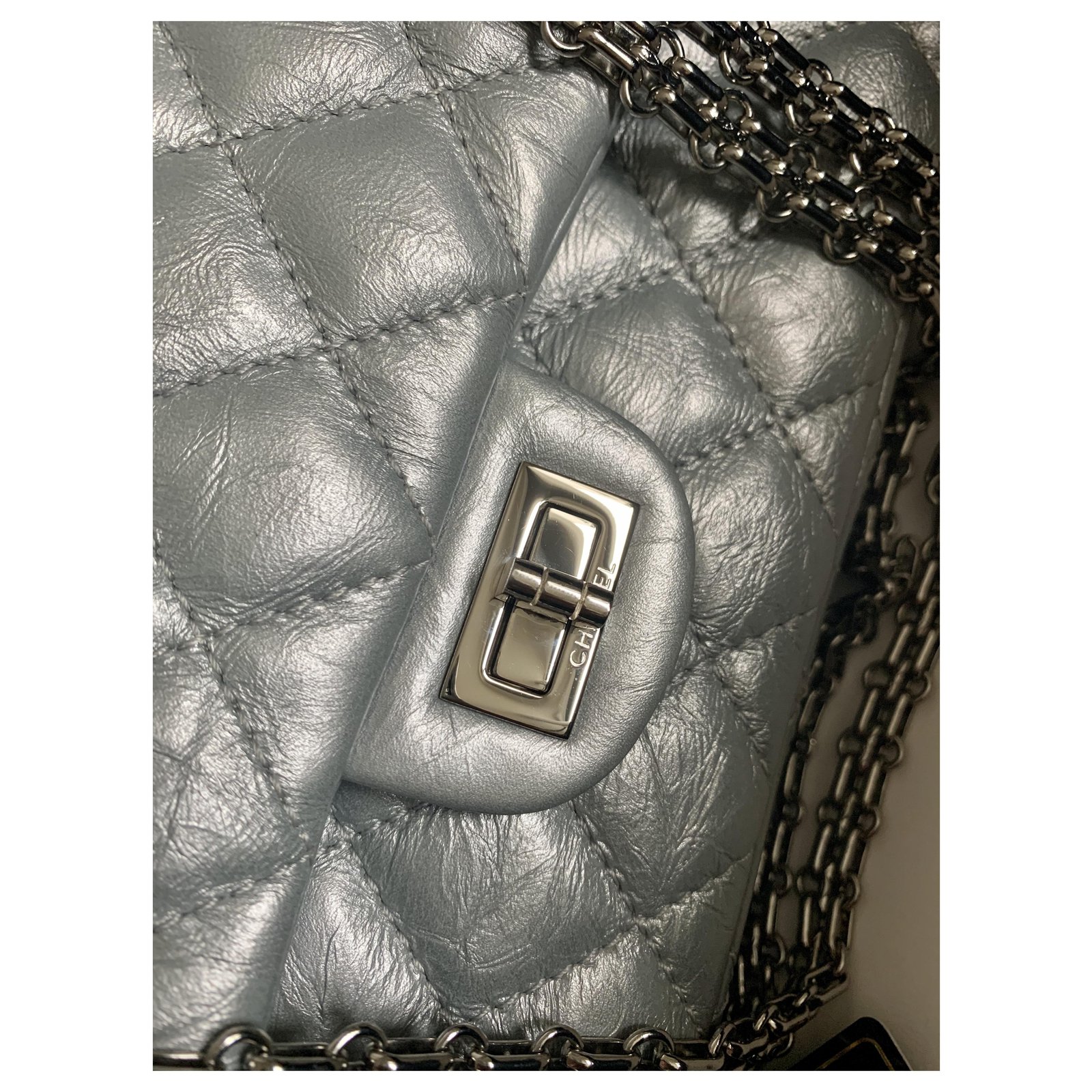 Chanel Reissue 2.55 Aged calf leather Size 226 Metallic ref.206389 - Joli  Closet