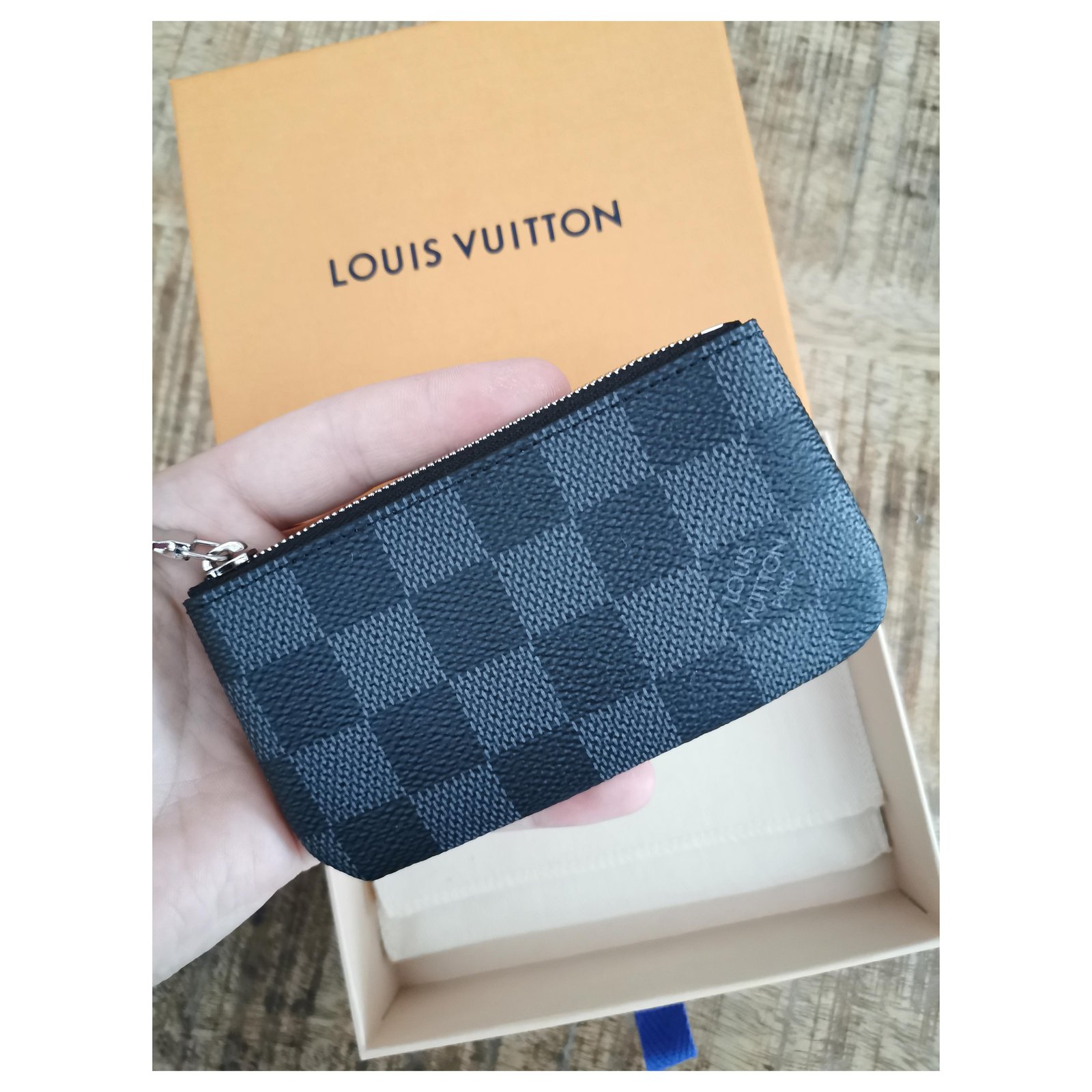 Louis Vuitton Key pocket Black Dark grey Leather ref.207012 - Joli Closet